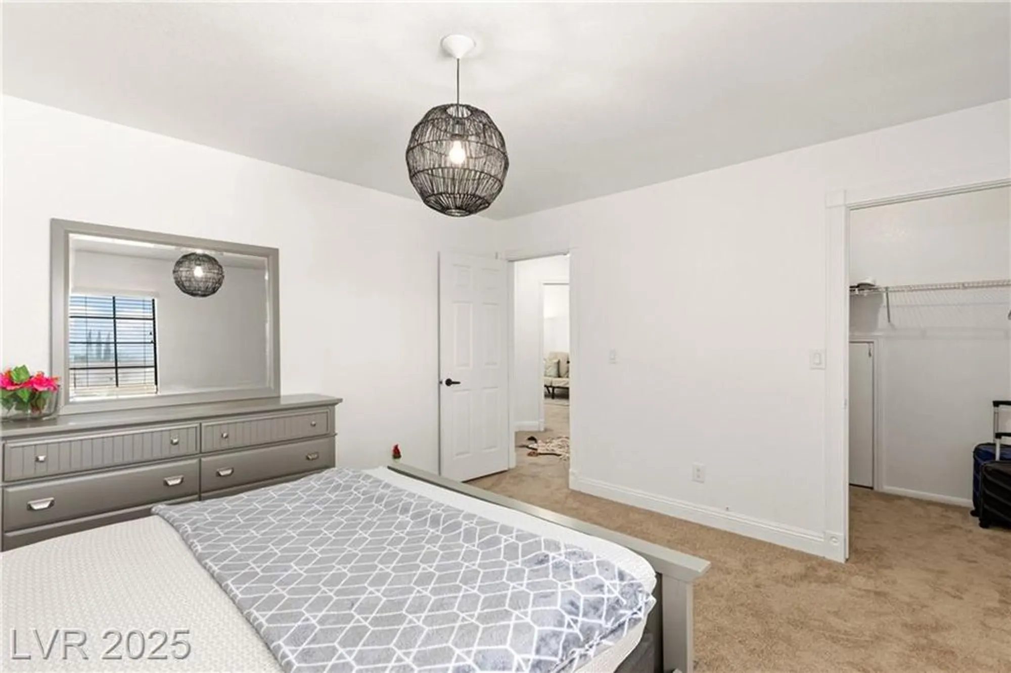 Property Slideshow image 26 of 47 | 5553 singing hills dr, Las Vegas, NV, 89130