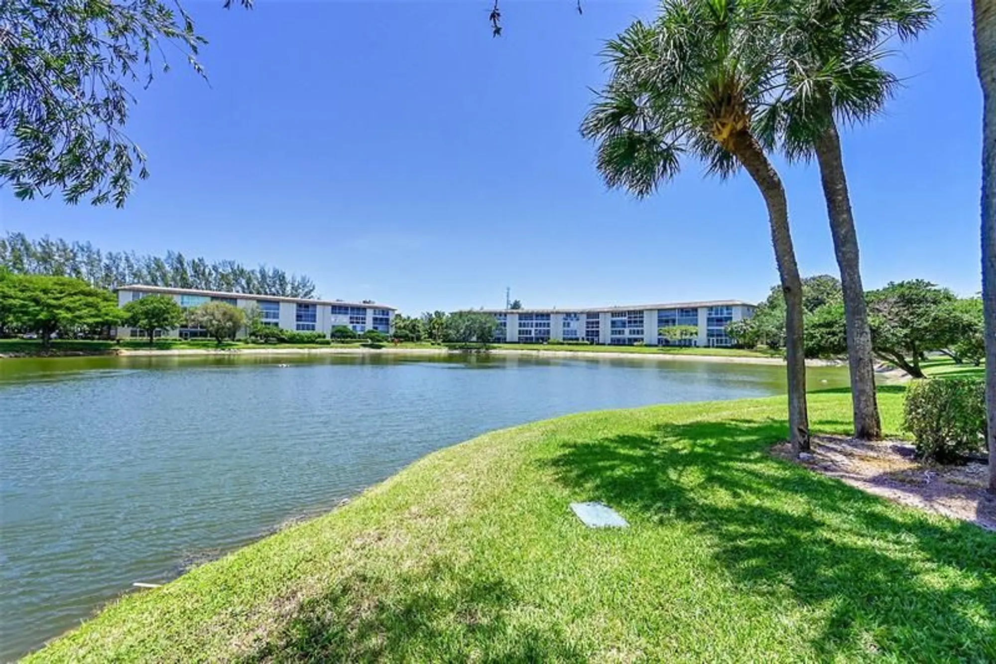 Property Slideshow image 24 of 25 | 1902 bermuda cir h3, Coconut Creek, FL, 33066