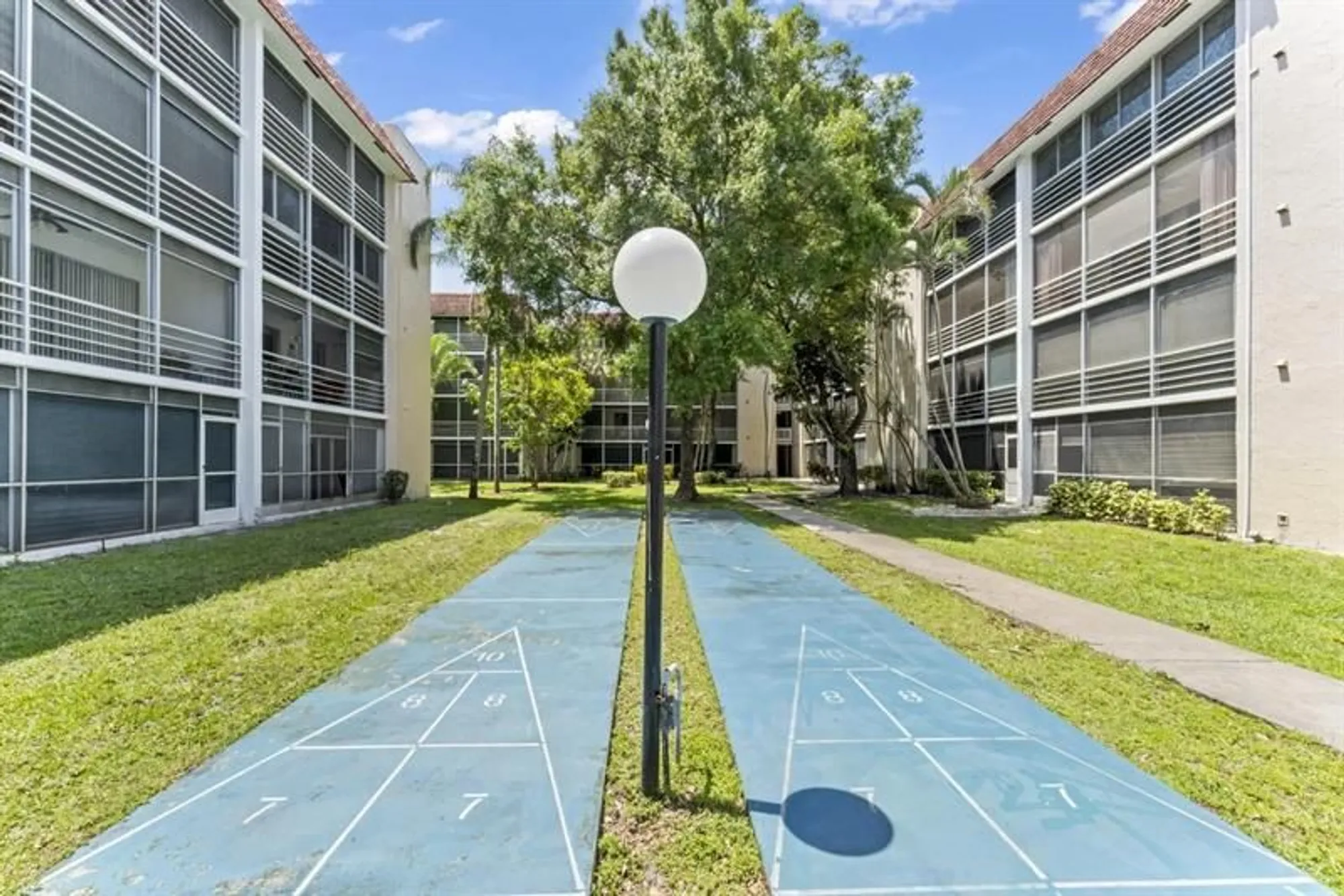 Property Slideshow image 23 of 28 | 3774 inverrary blvd apt 101p, Lauderhill, FL, 33319