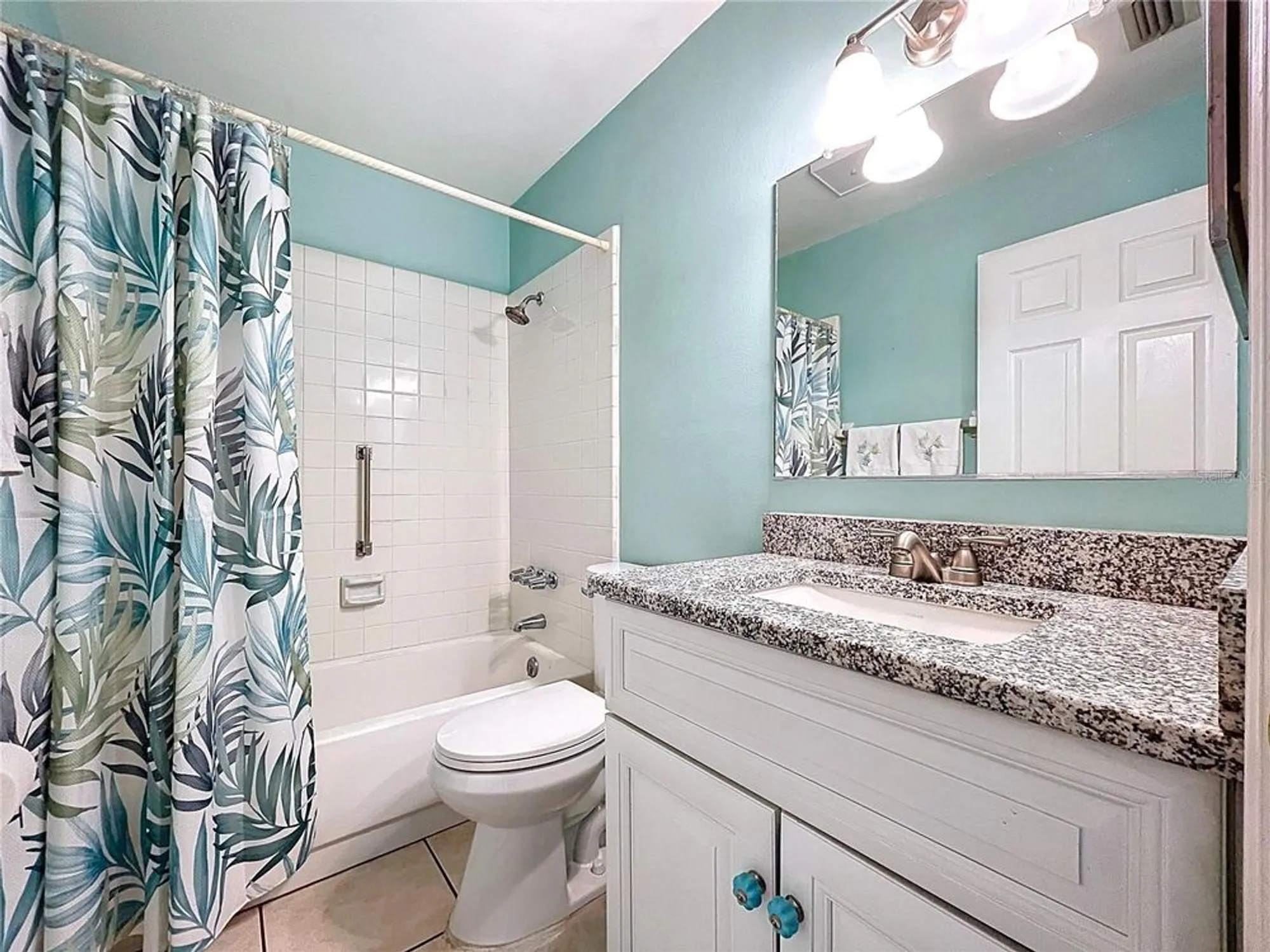 Property Slideshow image 29 of 67 | 505 foxglove cir b, Sun City Center, FL, 33573
