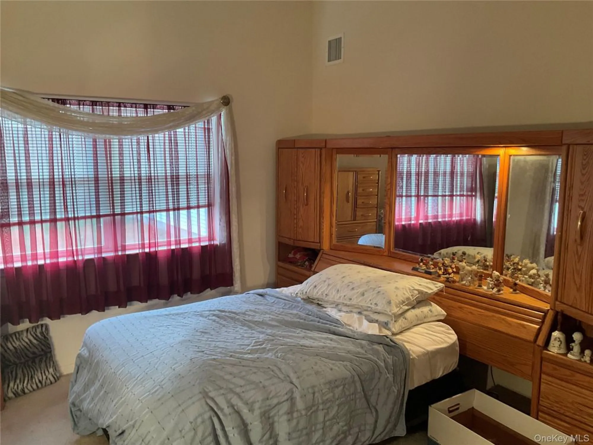 Property Slideshow image 12 of 24 | 409 village cir, Manorville, NY, 11949