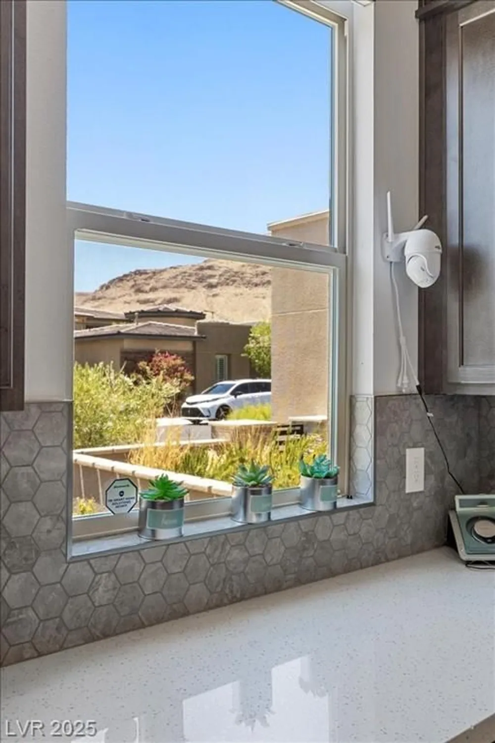 Property Slideshow image 23 of 77 | 6722 desert crimson st, Las Vegas, NV, 89148