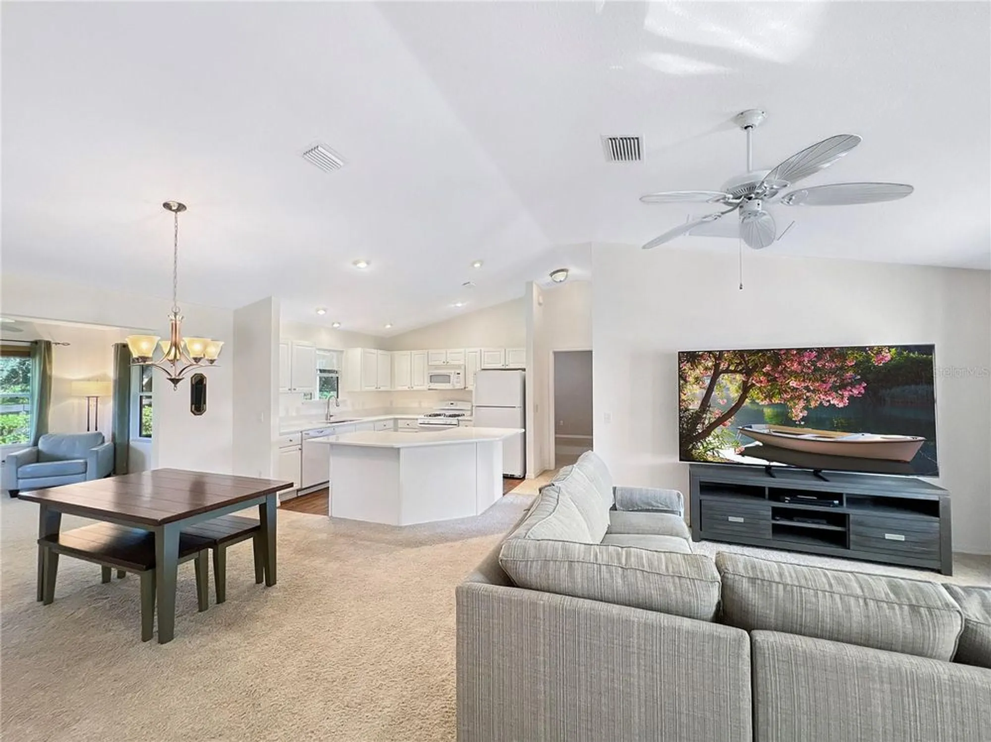 Property Slideshow image 8 of 50 | 2074 harston trl, The Villages, FL, 32162