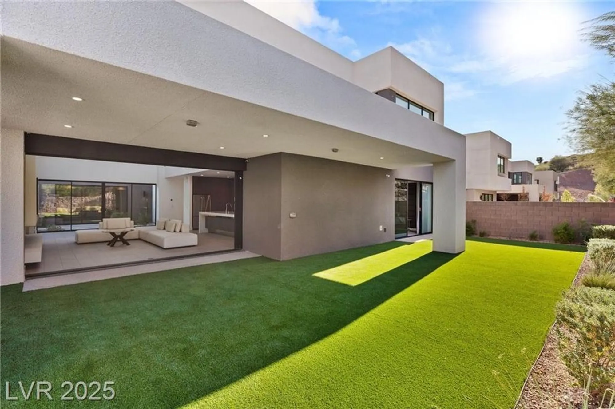 Property Slideshow image 26 of 41 | 21 highland cove ln, Henderson, NV, 89011