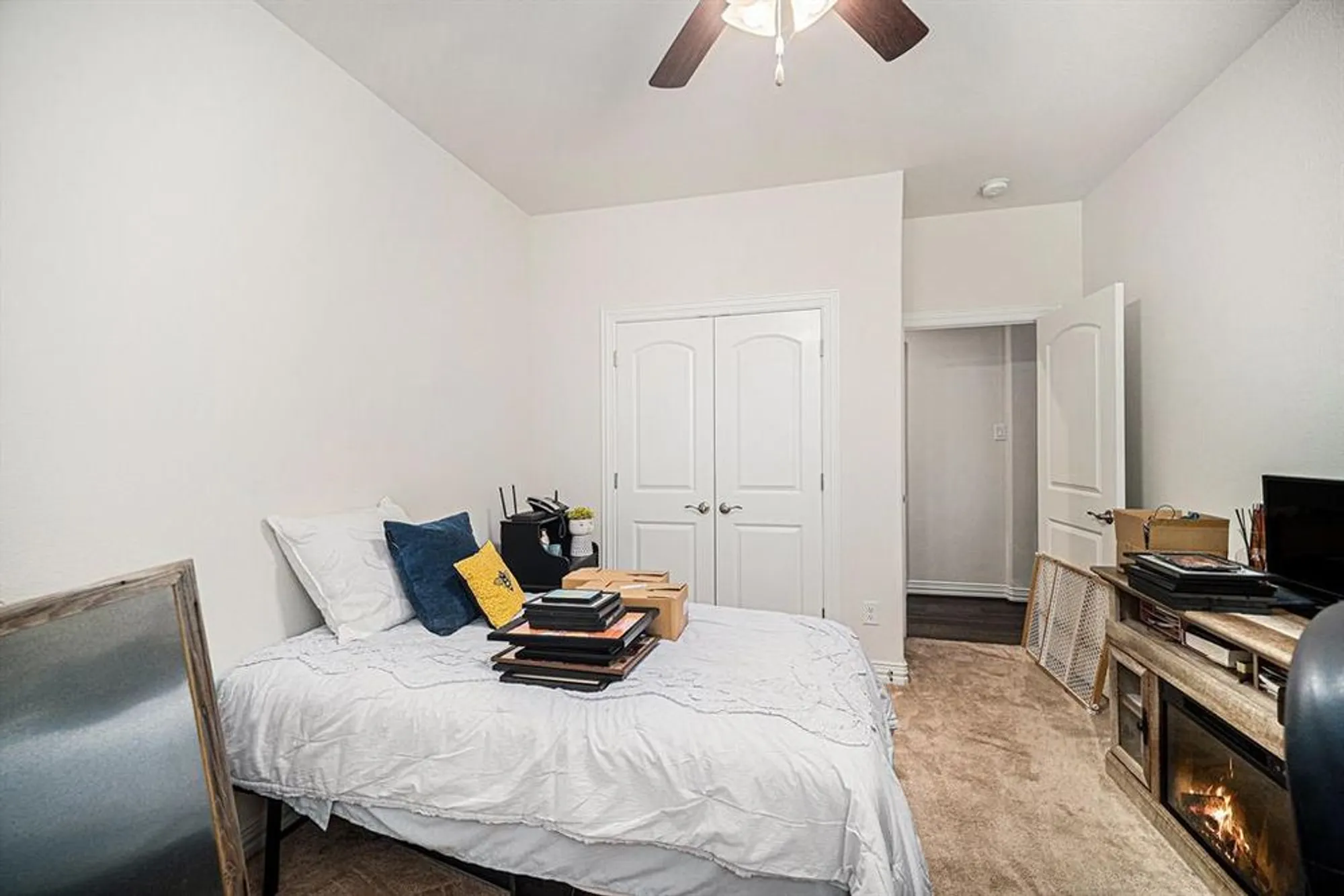 Property Slideshow image 23 of 31 | 6124 carmona trl, Fort Worth, TX, 76123