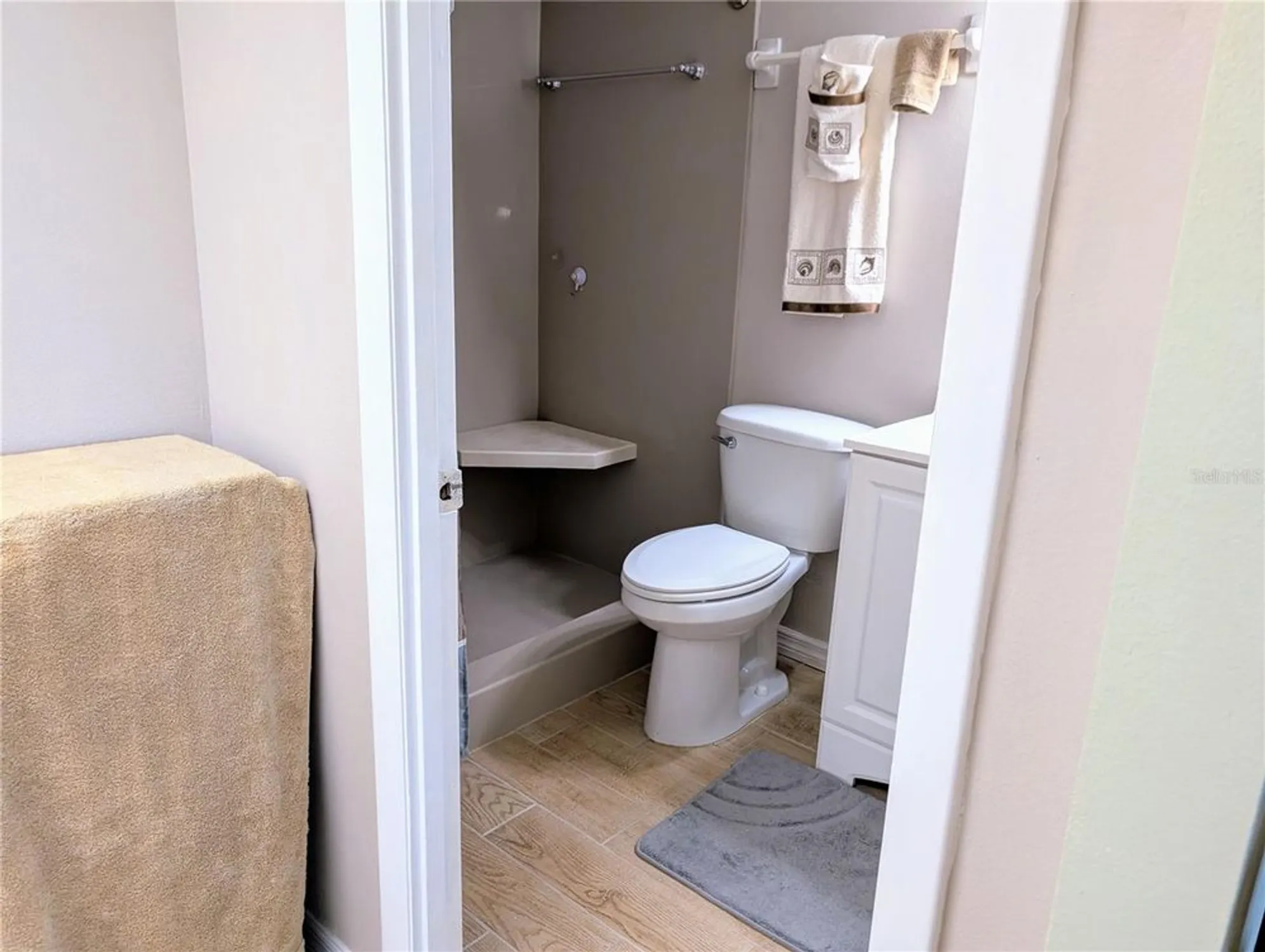 Property Slideshow image 22 of 36 | 3589 lake bayshore dr # j-303, Bradenton, FL, 34205