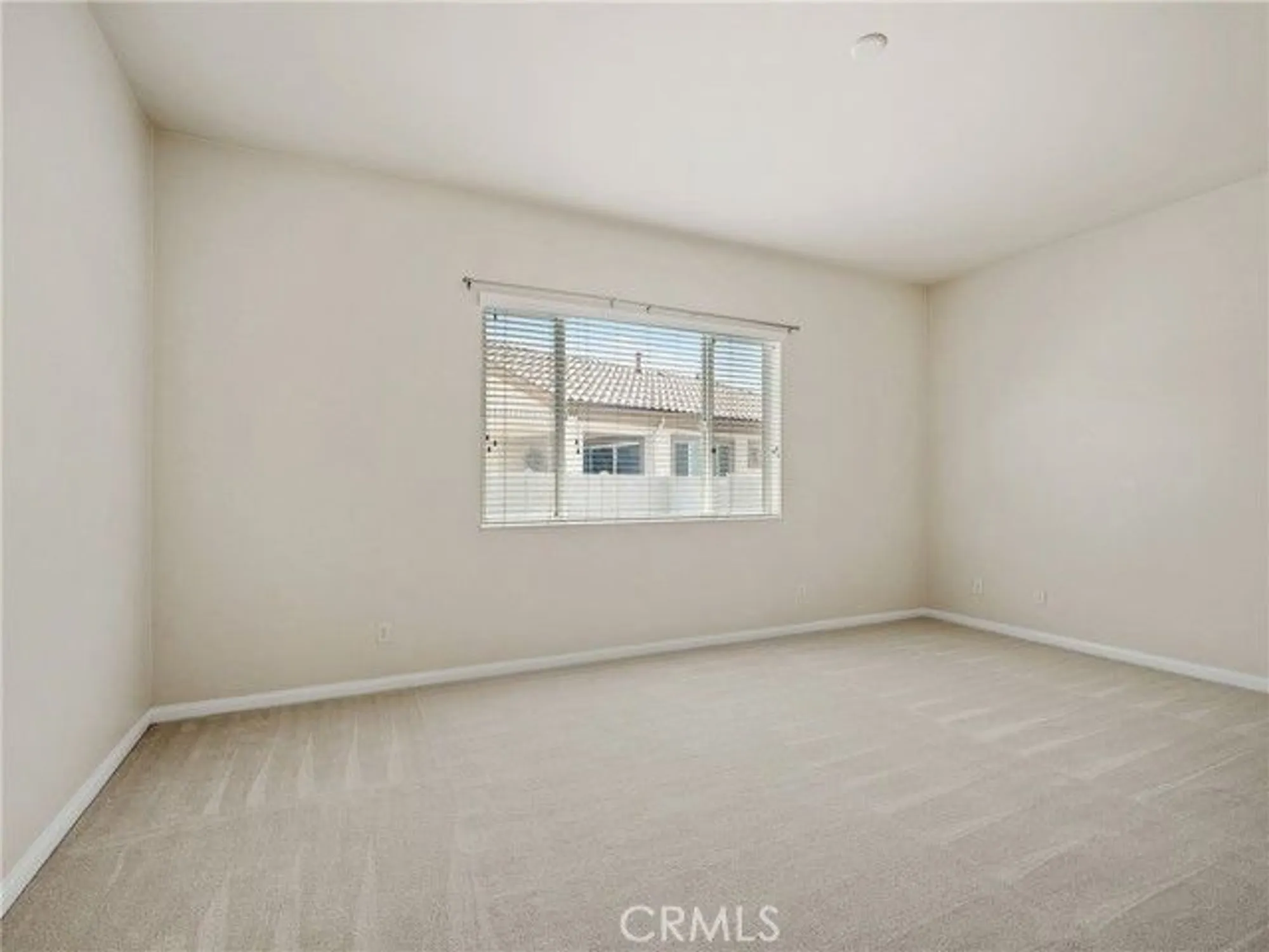 Property Slideshow image 23 of 38 | 19301 galloping hill rd, Apple Valley, CA, 92308