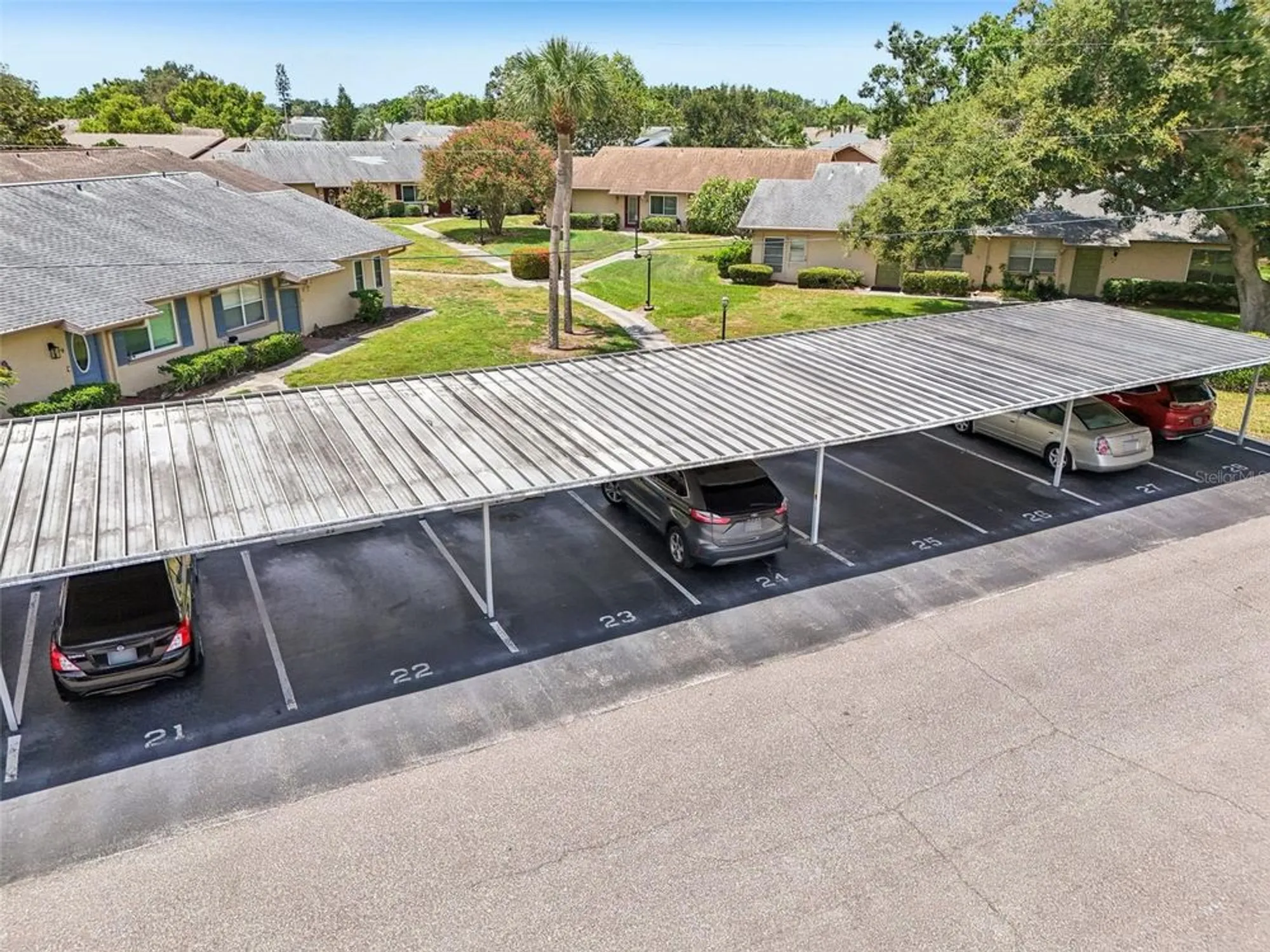 Property Slideshow image 39 of 59 | 1908 canterbury ln 25, Sun City Center, FL, 33573