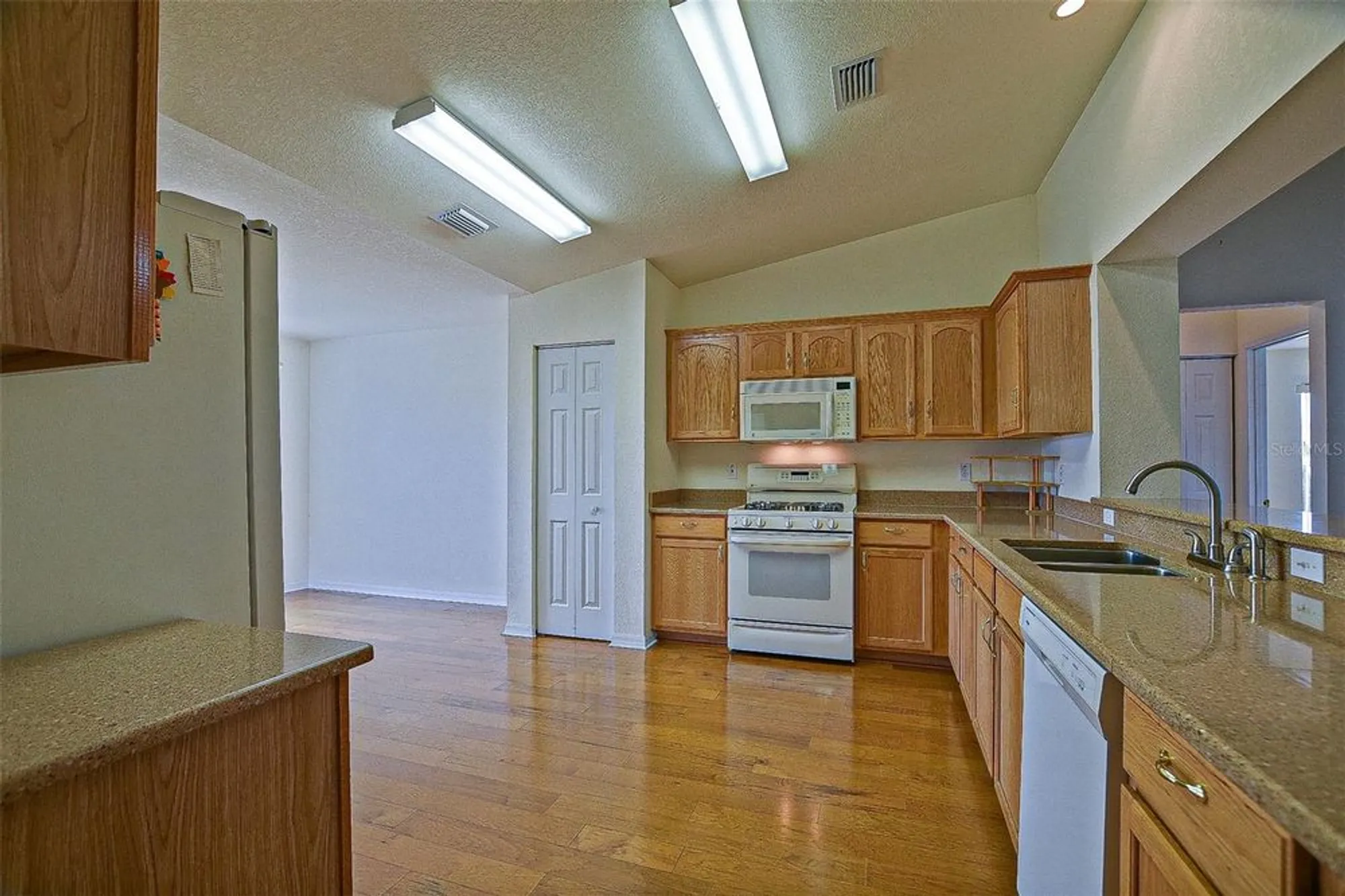Property Slideshow image 23 of 89 | 13863 se 85th cir, Summerfield, FL, 34491