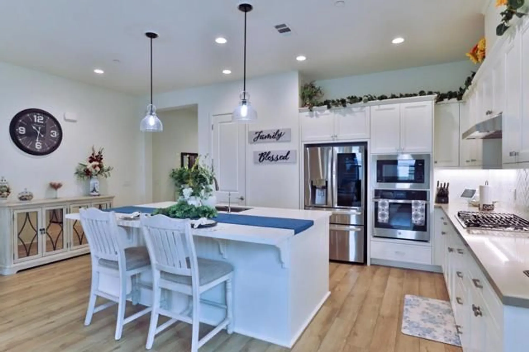 Property Slideshow image 8 of 52 | 2102 white oak dr, Hollister, CA, 95023