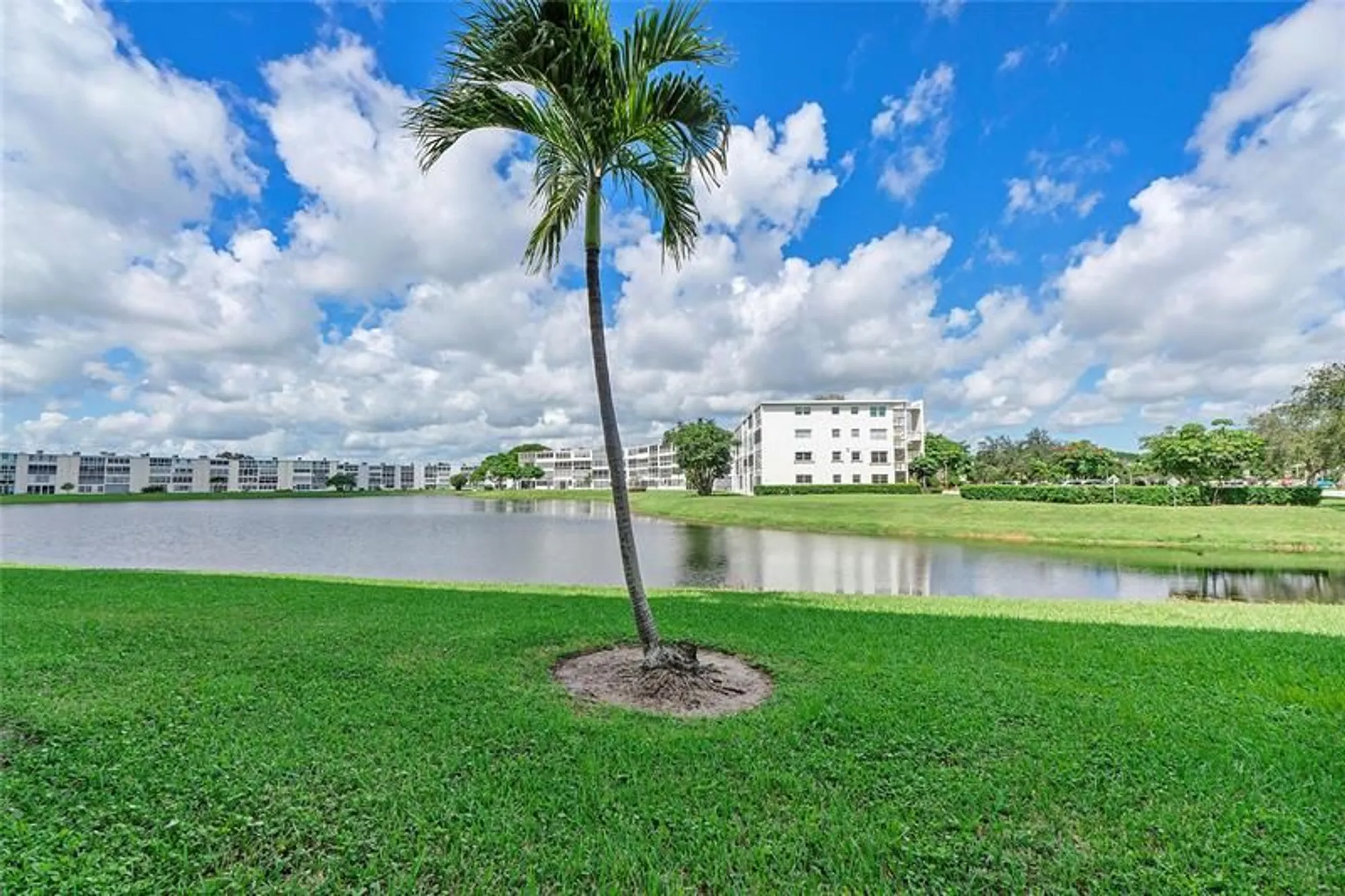 Property Slideshow image 11 of 14 | 1052 harwood e # 1052, Deerfield Beach, FL, 33442