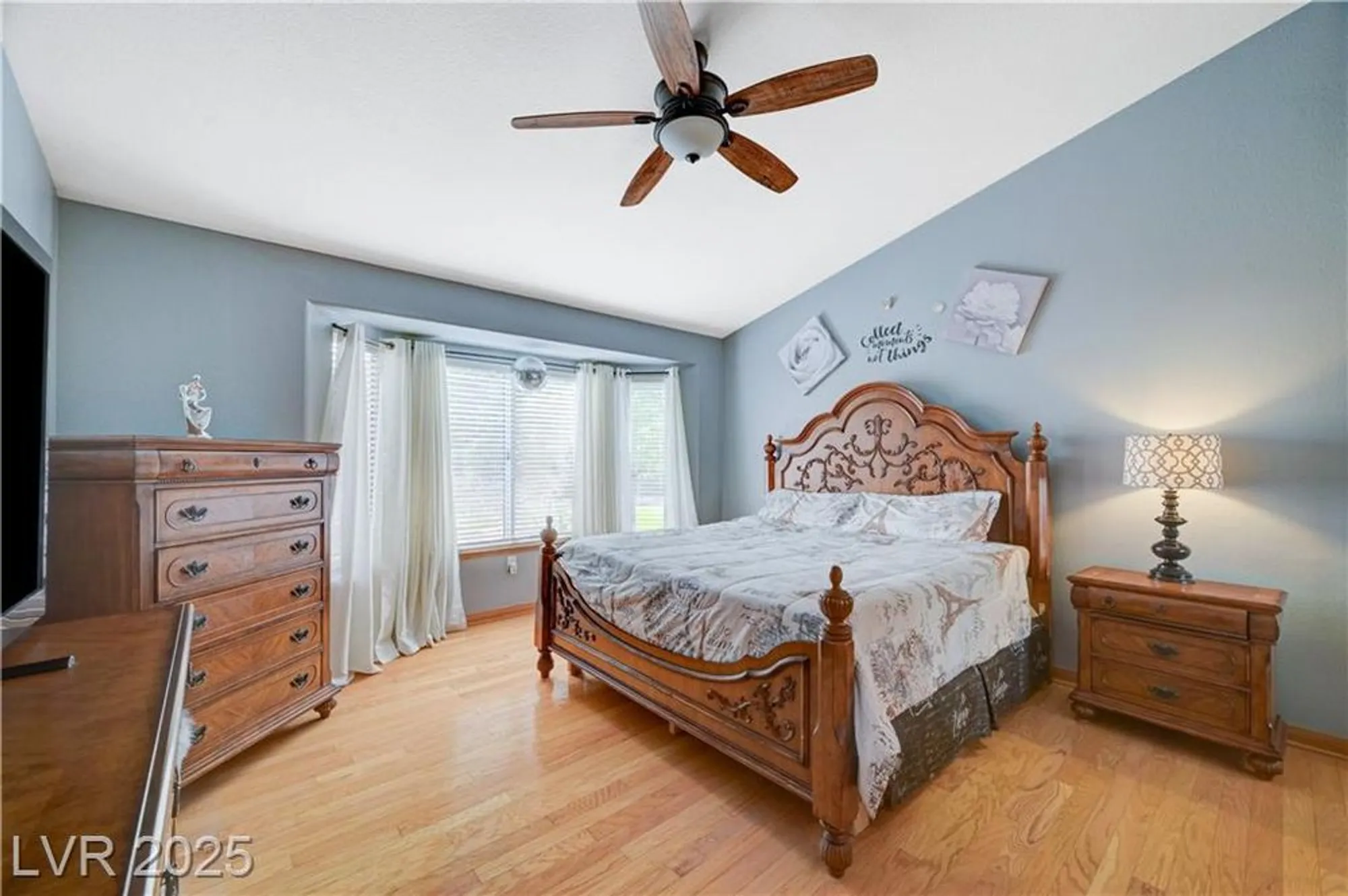 Property Slideshow image 36 of 69 | 3033 merimar dr, Las Vegas, NV, 89134