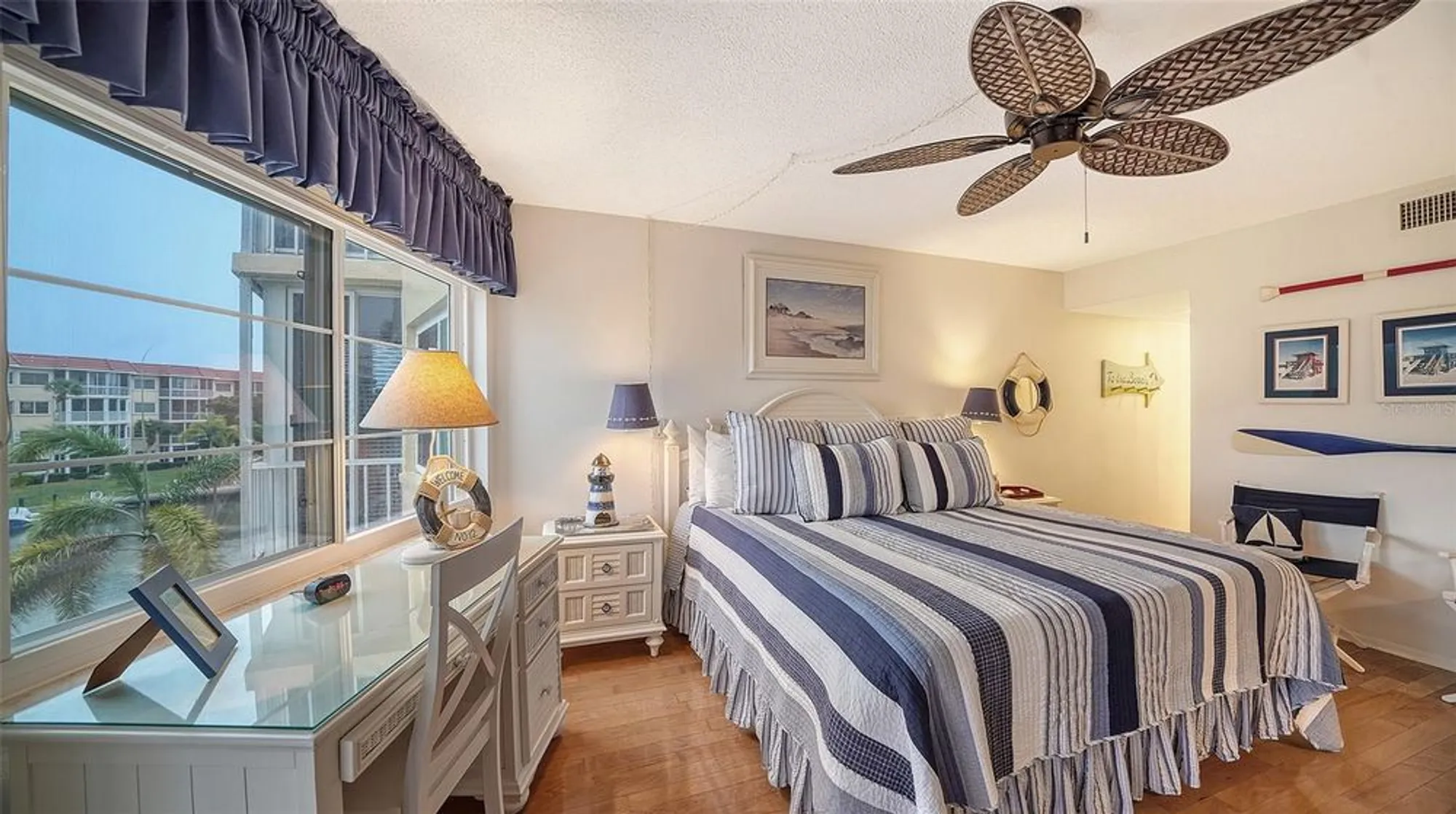 Property Slideshow image 27 of 77 | 1250 n portofino dr # 305mar, Sarasota, FL, 34242