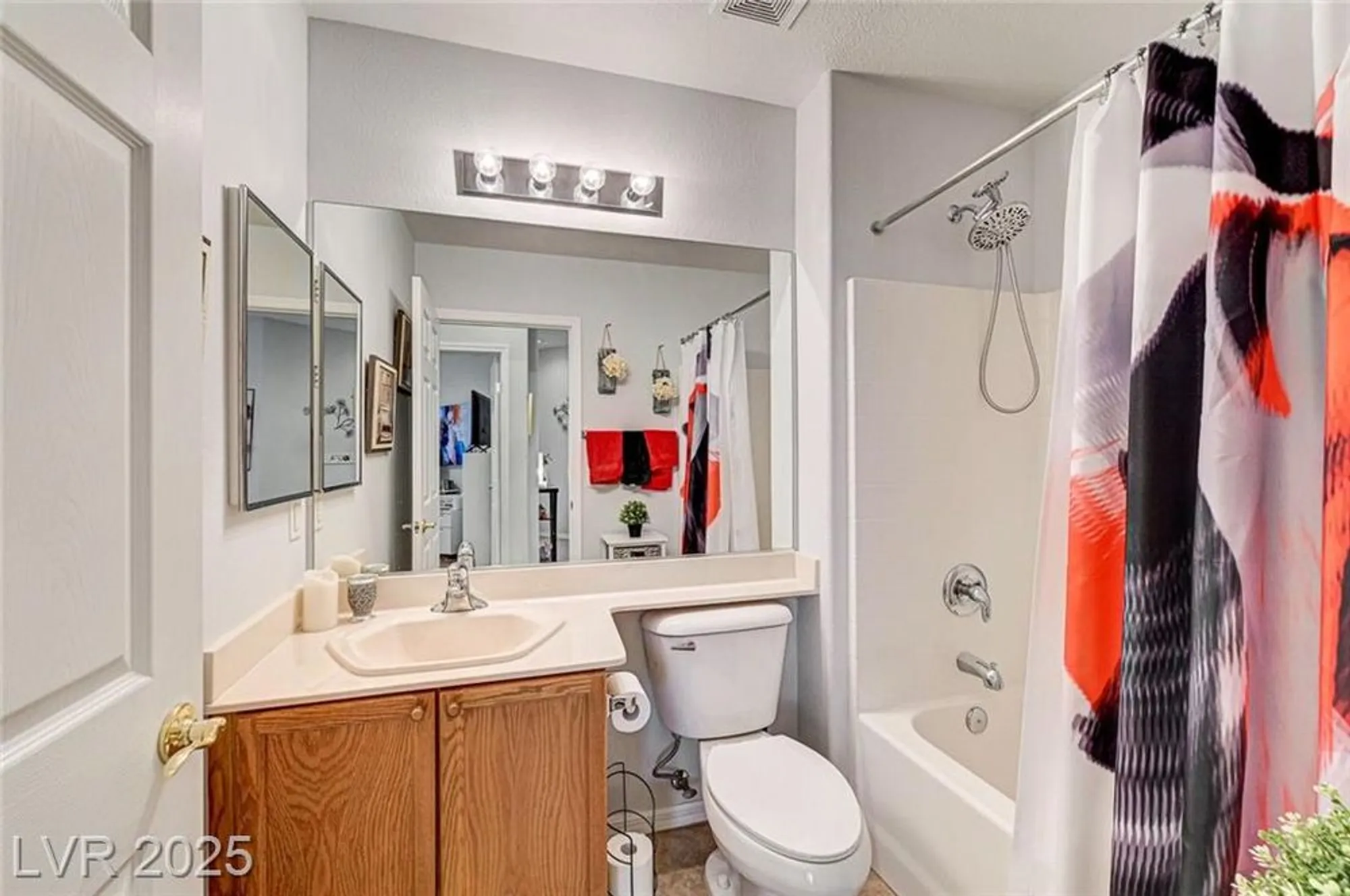 Property Slideshow image 33 of 41 | 10393 abisso dr, Las Vegas, NV, 89135