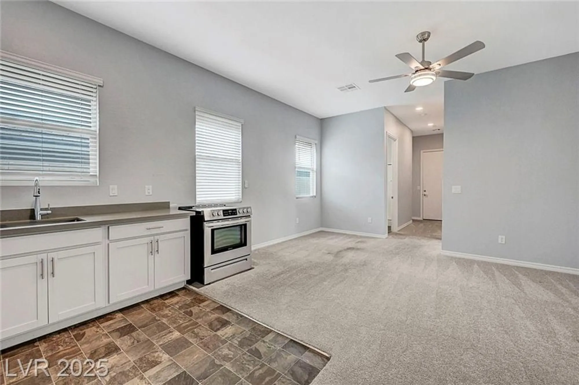 Property Slideshow image 24 of 44 | 977 edinburgh fields ct, Las Vegas, NV, 89138