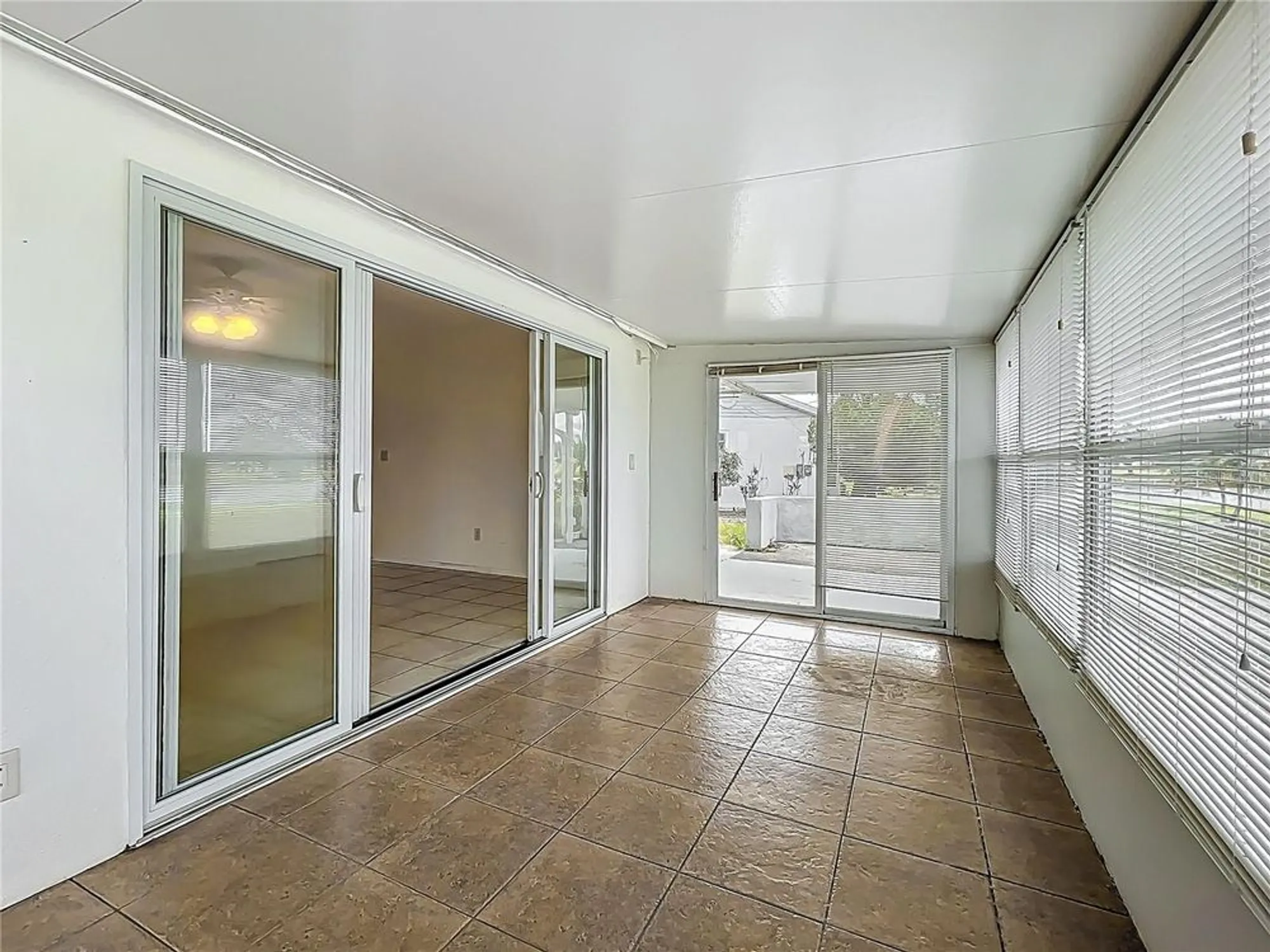 Property Slideshow image 25 of 41 | 904 desert hills dr, Sun City Center, FL, 33573