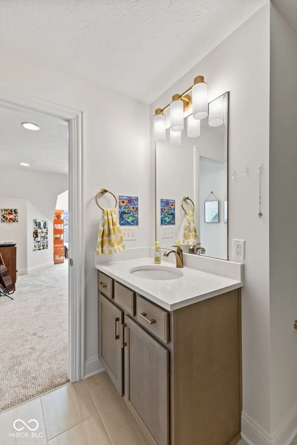 Property Slideshow image 39 of 55 | 2460 collins dr, Westfield, IN, 46074