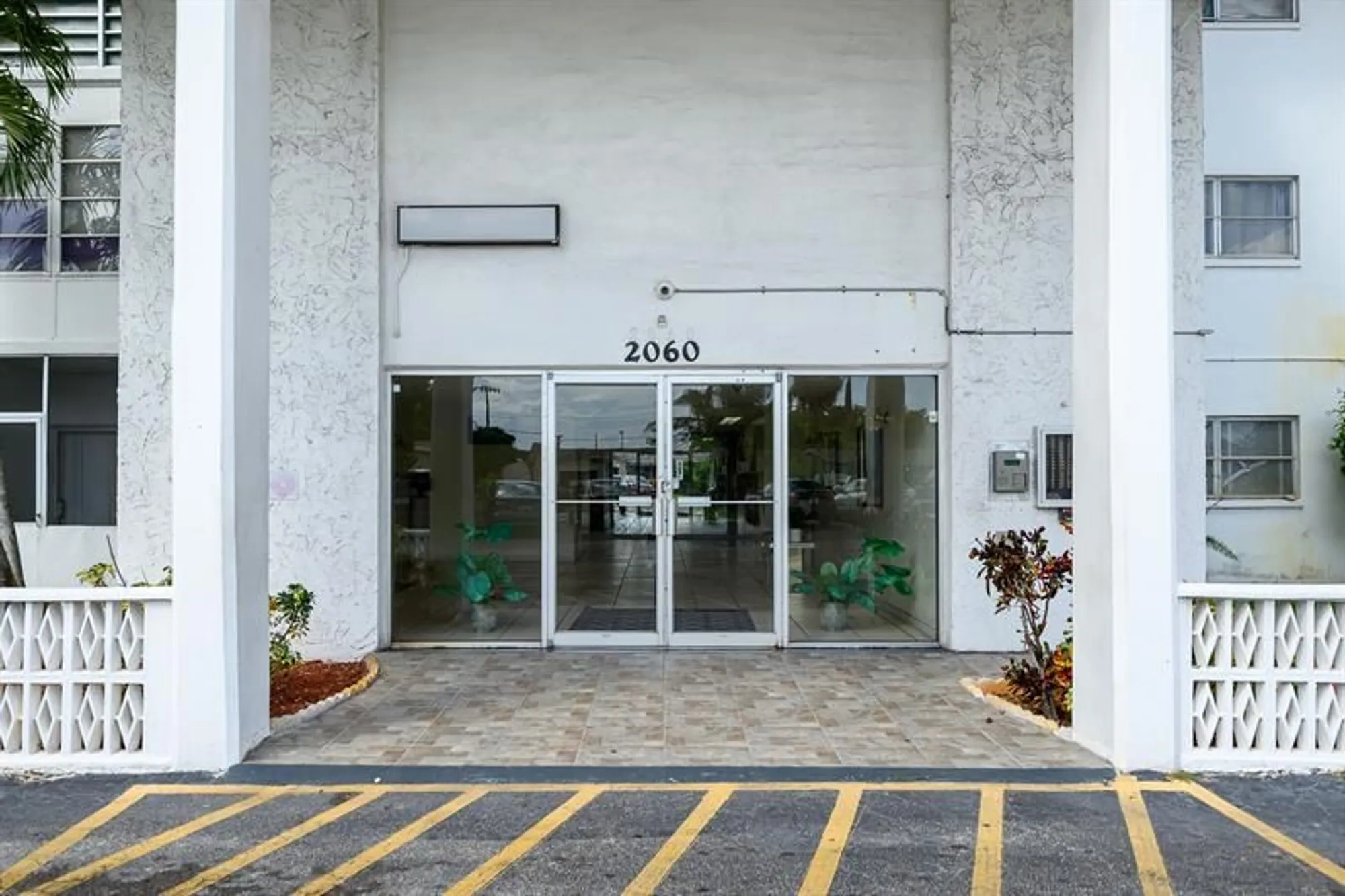 Property Slideshow image 3 of 9 | 2060 nw 48th ter 101, Lauderhill, FL, 33313