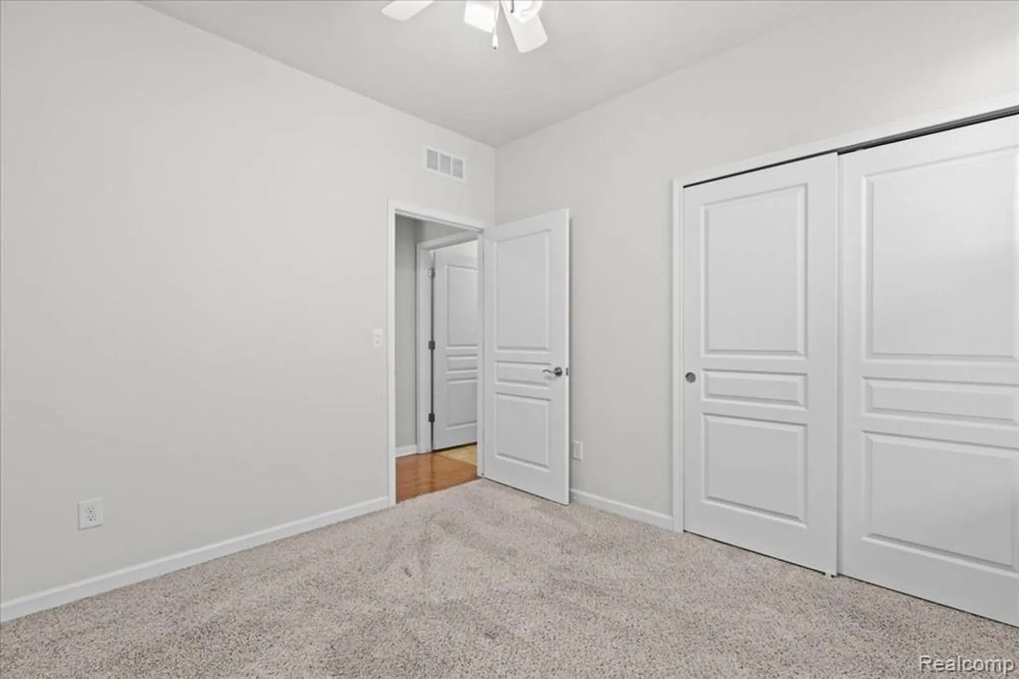 Property Slideshow image 21 of 40 | 24338 walloon way, Brownstown Twp, MI, 48134