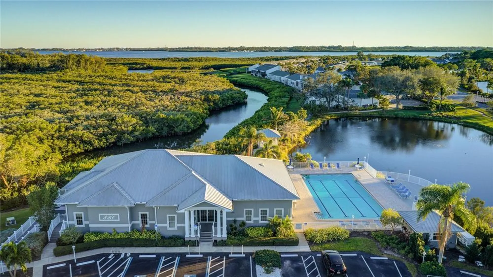 Property Slideshow image 33 of 73 | 1109 edgewater cir # 1109, Bradenton, FL, 34209