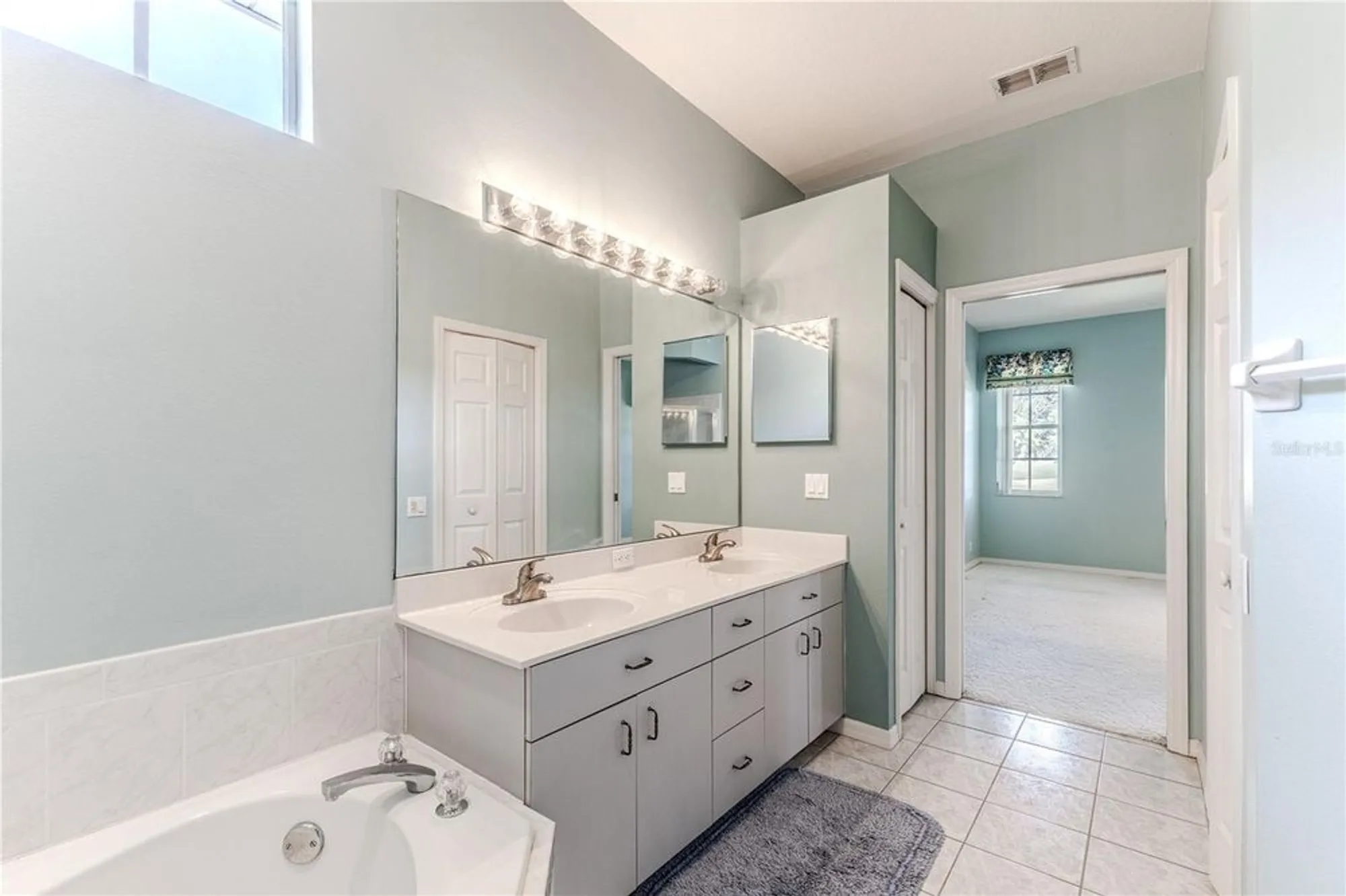 Property Slideshow image 22 of 57 | 15033 middle fairway dr, Spring Hill, FL, 34609