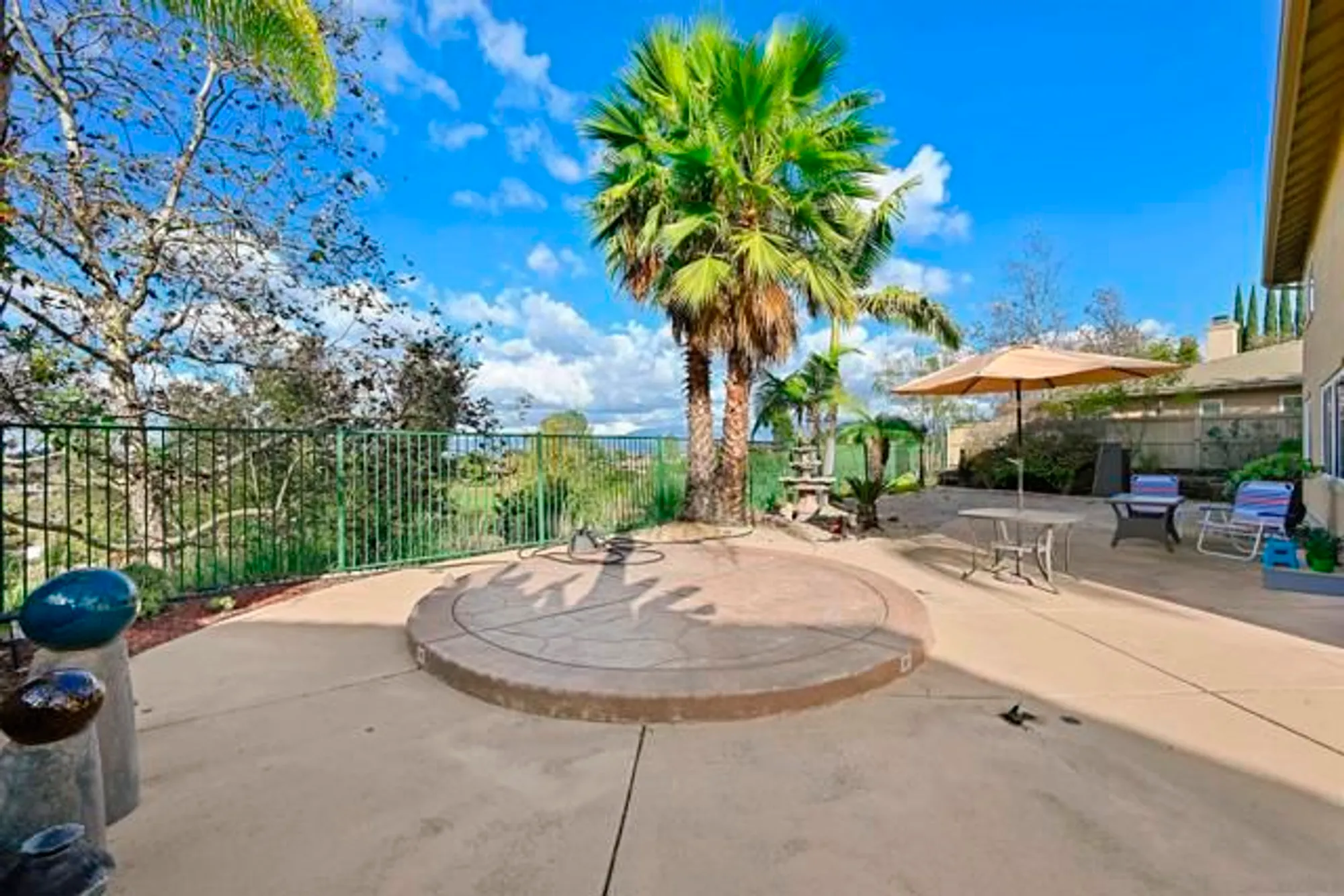 Property Slideshow image 17 of 34 | 10562 aspen gln, Escondido, CA, 92026