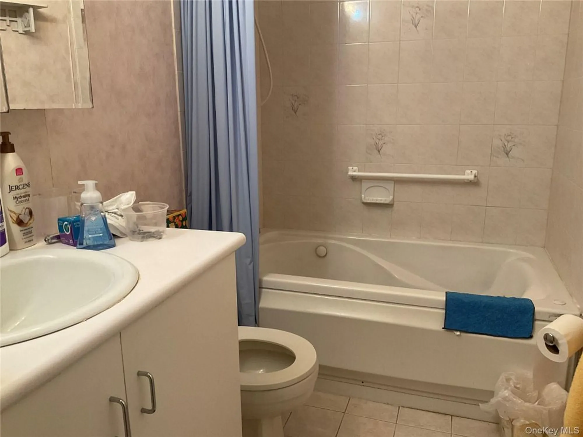 Property Slideshow image 17 of 24 | 409 village cir, Manorville, NY, 11949