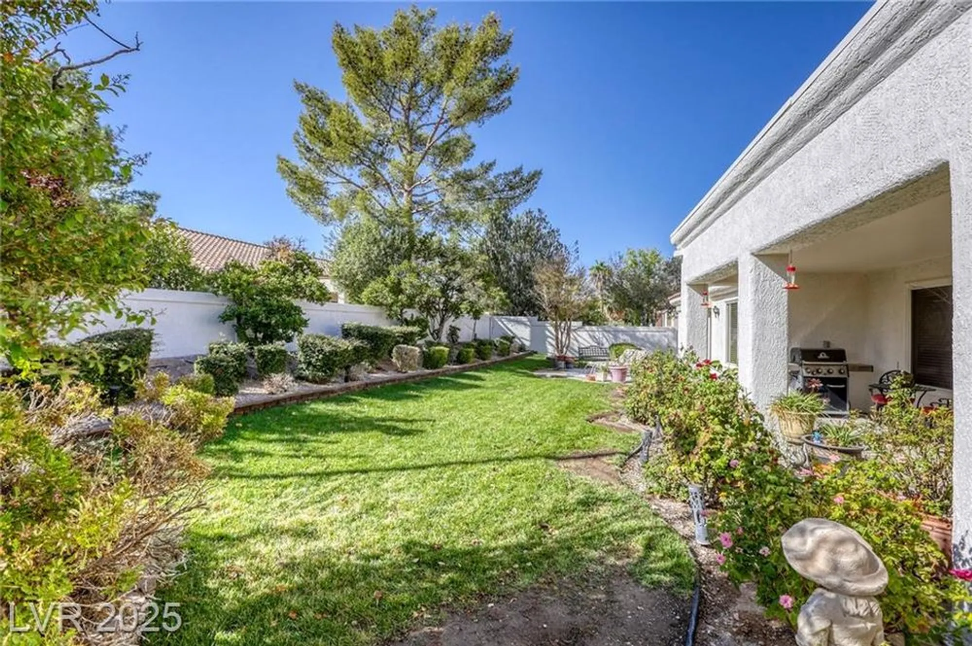 Property Slideshow image 34 of 39 | 9201 yucca blossom dr, Las Vegas, NV, 89134