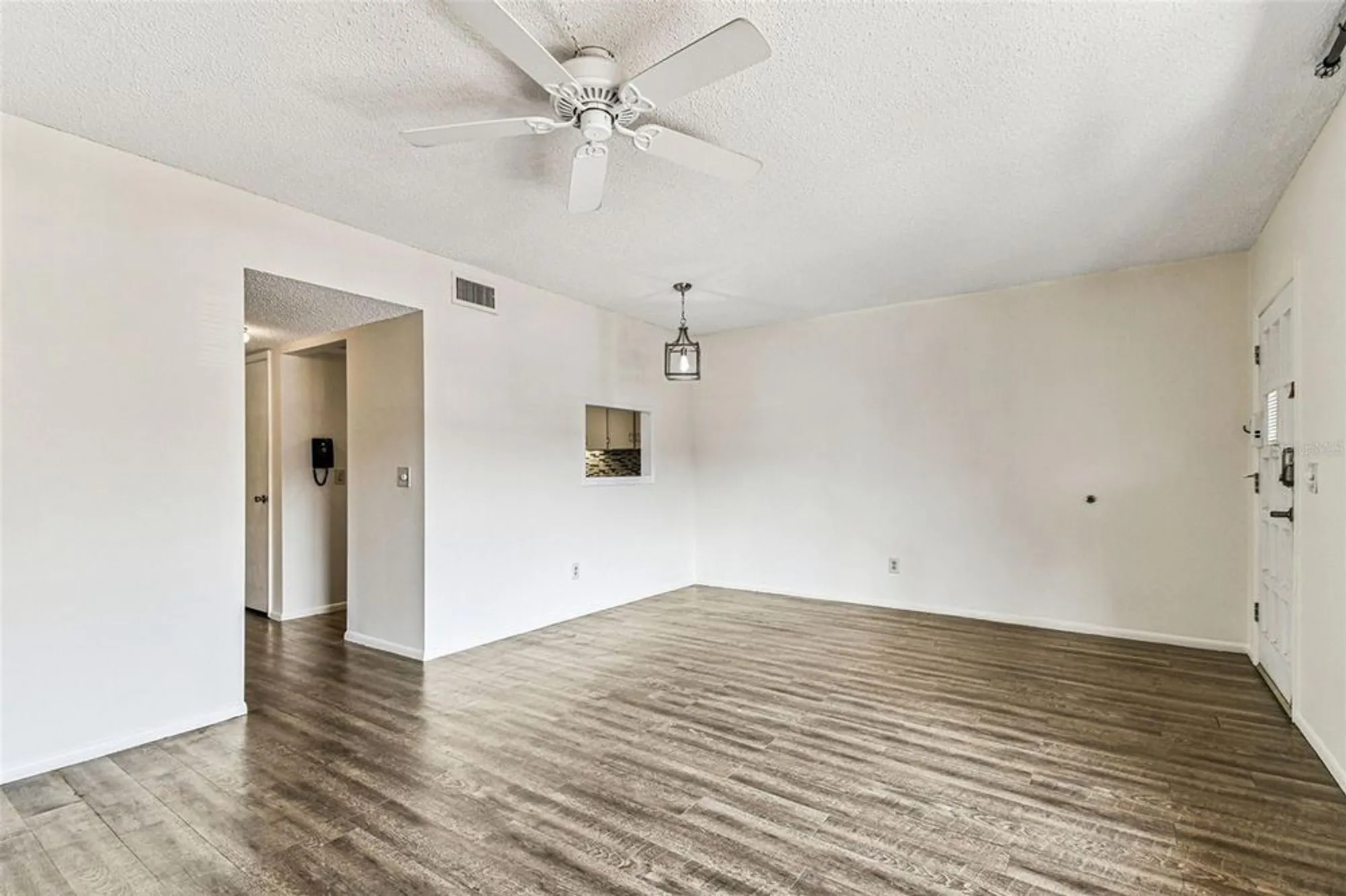 Property Slideshow image 11 of 73 | 2466 ecuadorian way apt 6, Clearwater, FL, 33763
