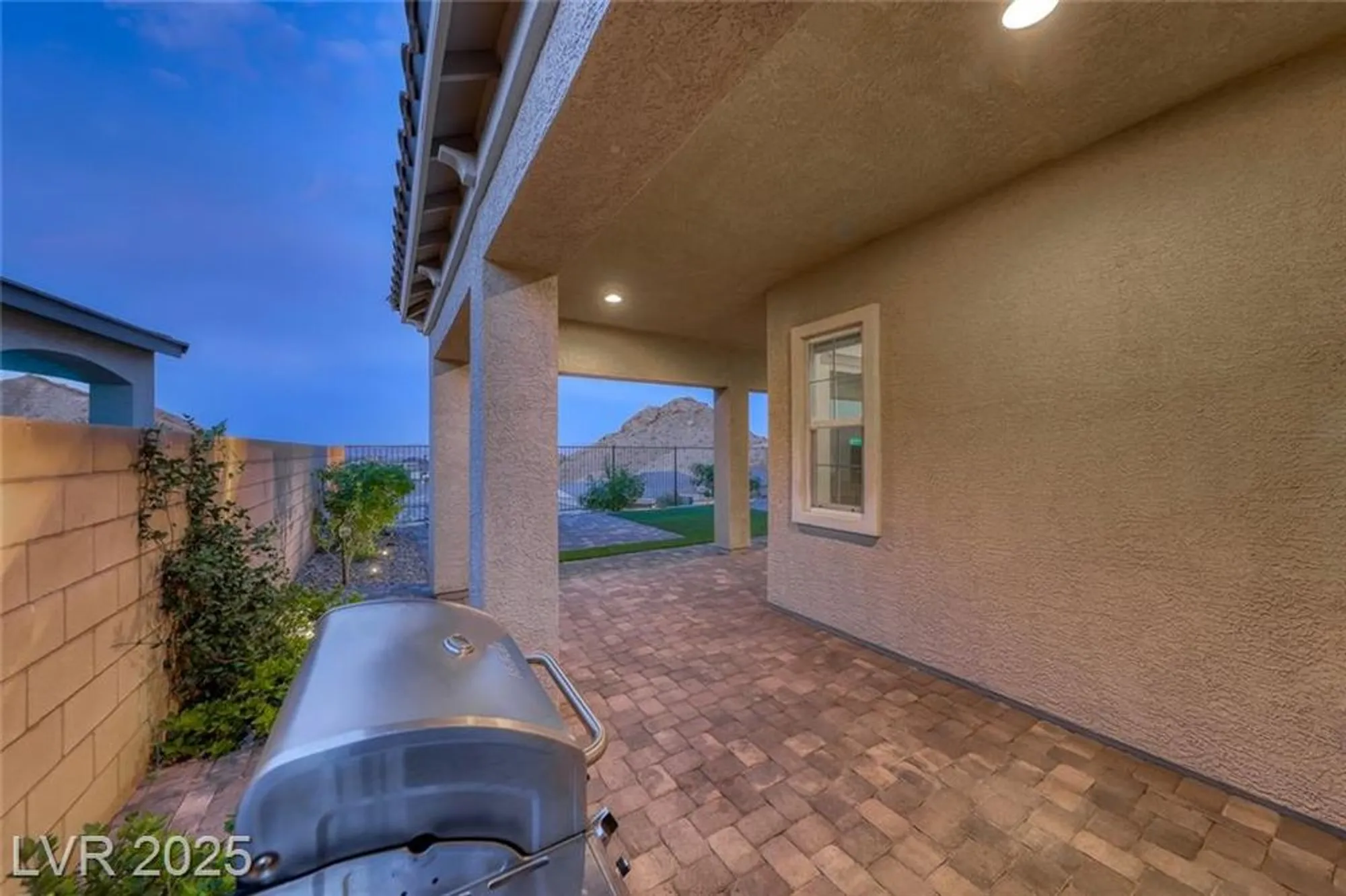 Property Slideshow image 42 of 78 | 32 tatahatso point st, Henderson, NV, 89011