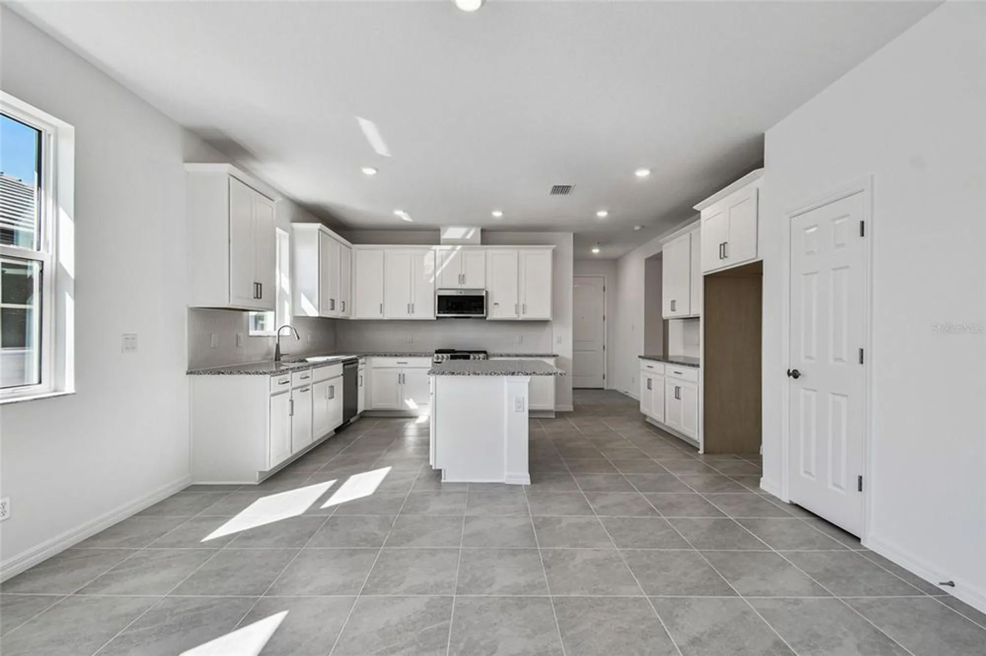 Property Slideshow image 8 of 43 | 18080 cherished loop, Lakewood Ranch, FL, 34211