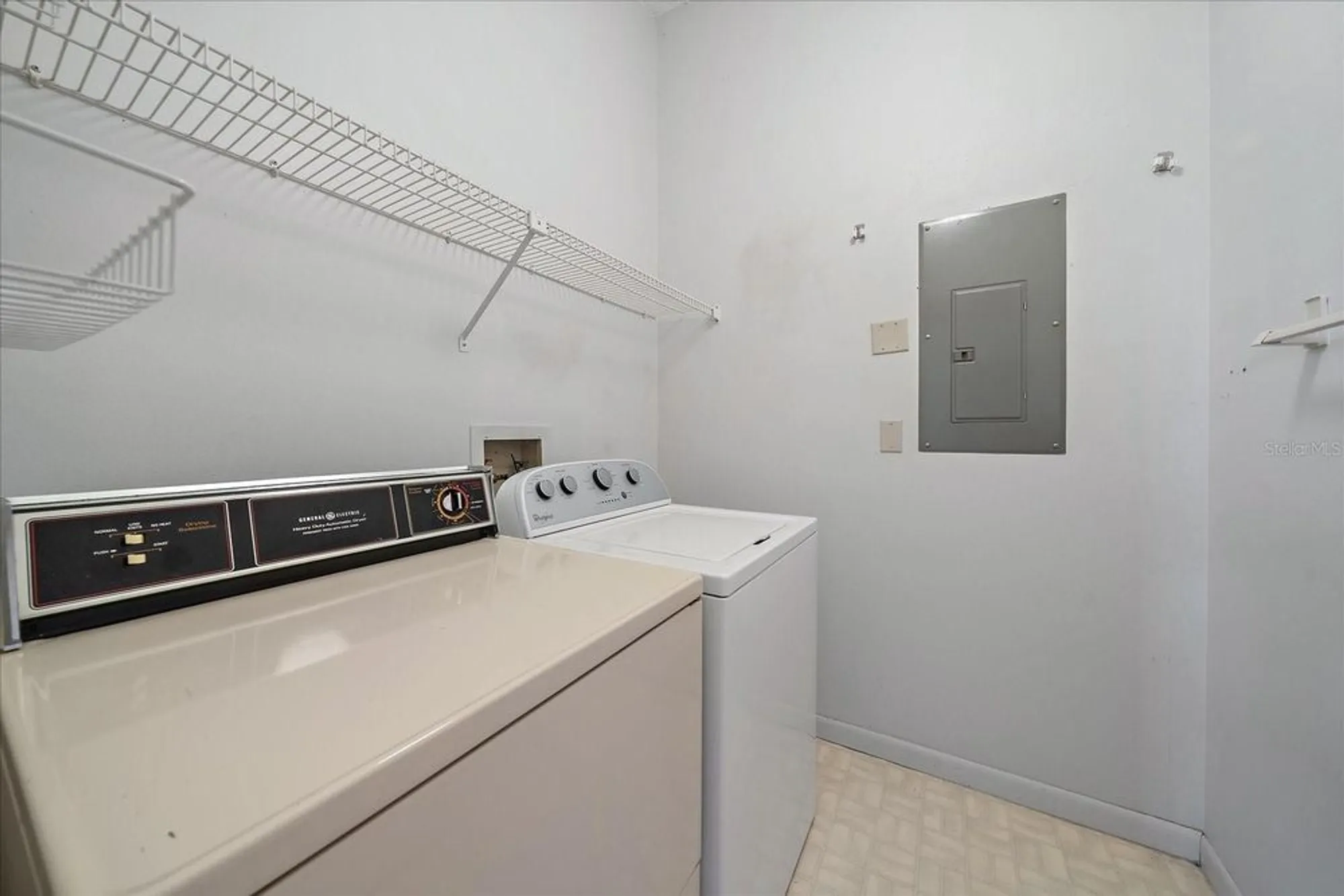 Property Slideshow image 31 of 54 | 1654 starling dr 201, Sarasota, FL, 34231
