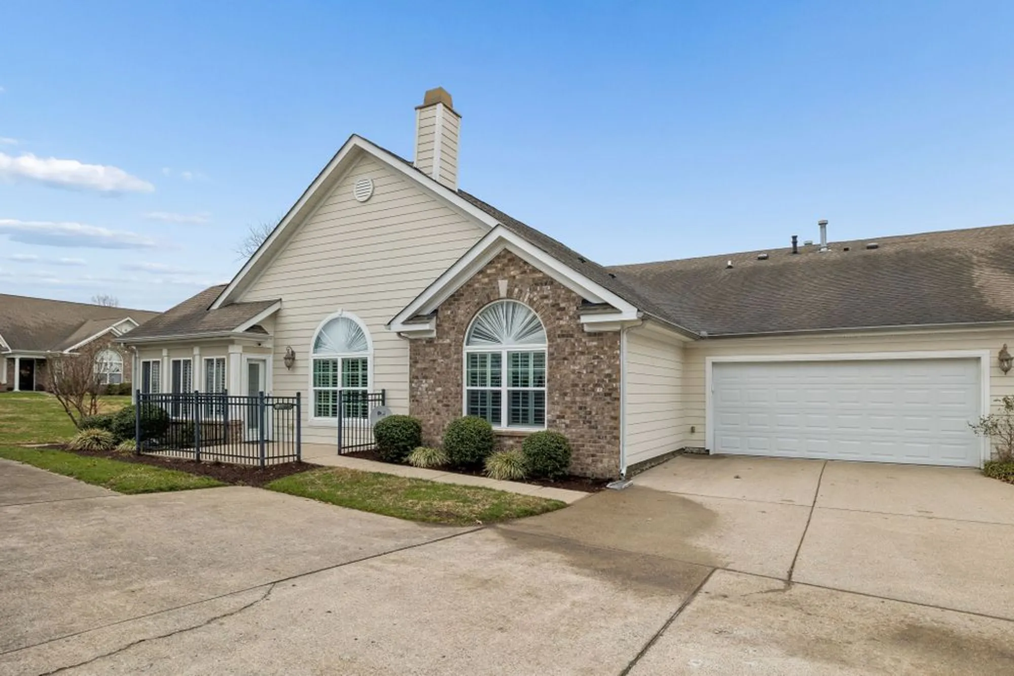Property Slideshow image 34 of 39 | 825 s browns ln 2102, Gallatin, TN, 37066
