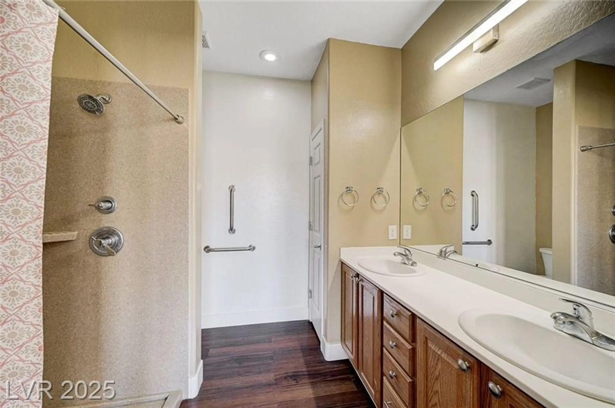 Property Slideshow image 30 of 61 | 2496 serene moon dr, Henderson, NV, 89044