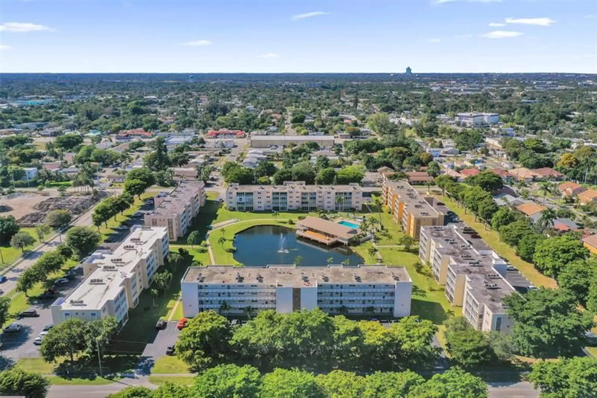 Property Slideshow image 15 of 24 | 1024 se 3rd ave apt 207, Dania Beach, FL, 33004