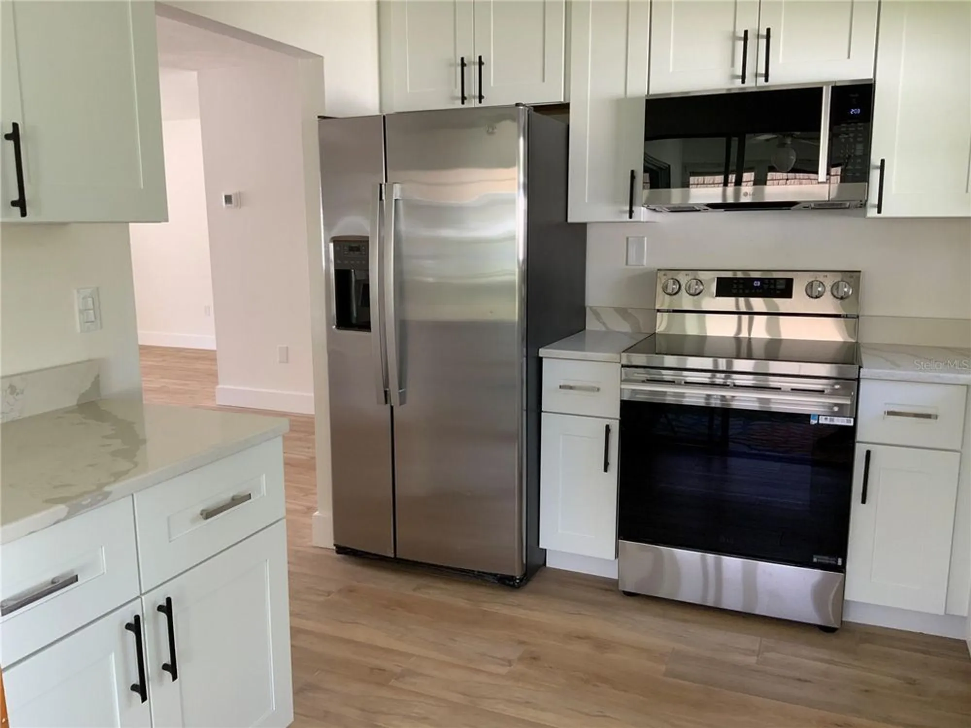 Property Slideshow image 8 of 20 | 2617 riverbluff pkwy # v151, Sarasota, FL, 34231