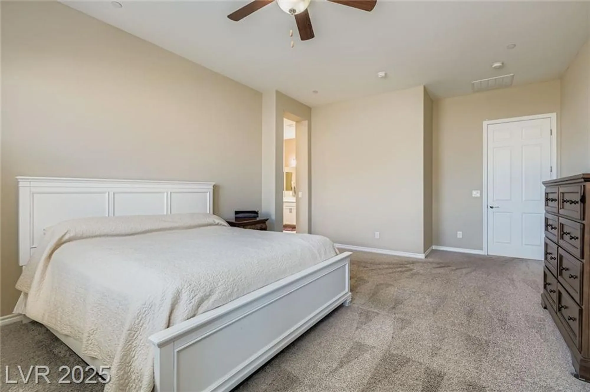 Property Slideshow image 16 of 54 | 512 heritage bridge ave, Henderson, NV, 89011