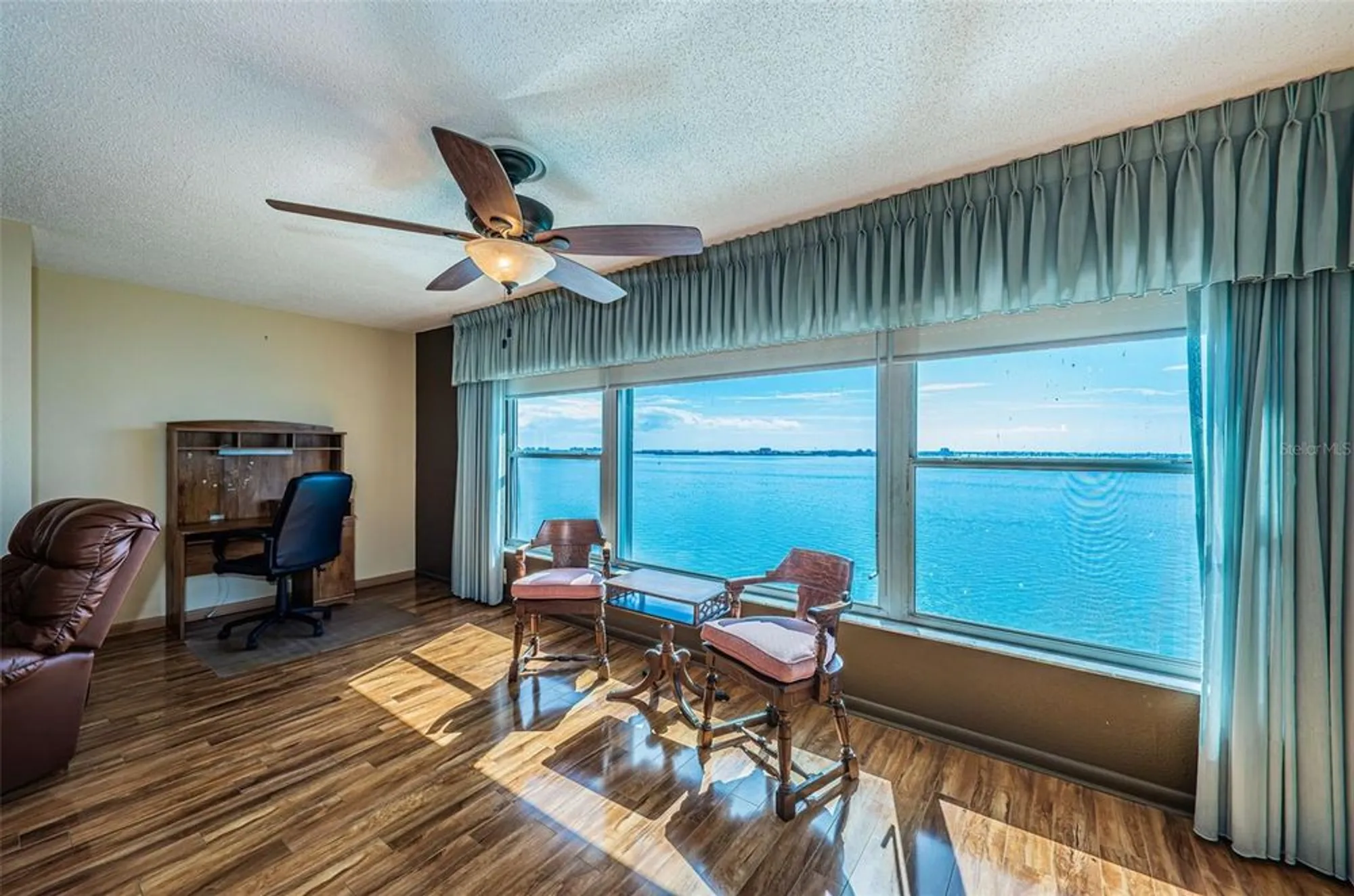 Property Slideshow image 12 of 82 | 6020 shore blvd 1009, Gulfport, FL, 33707