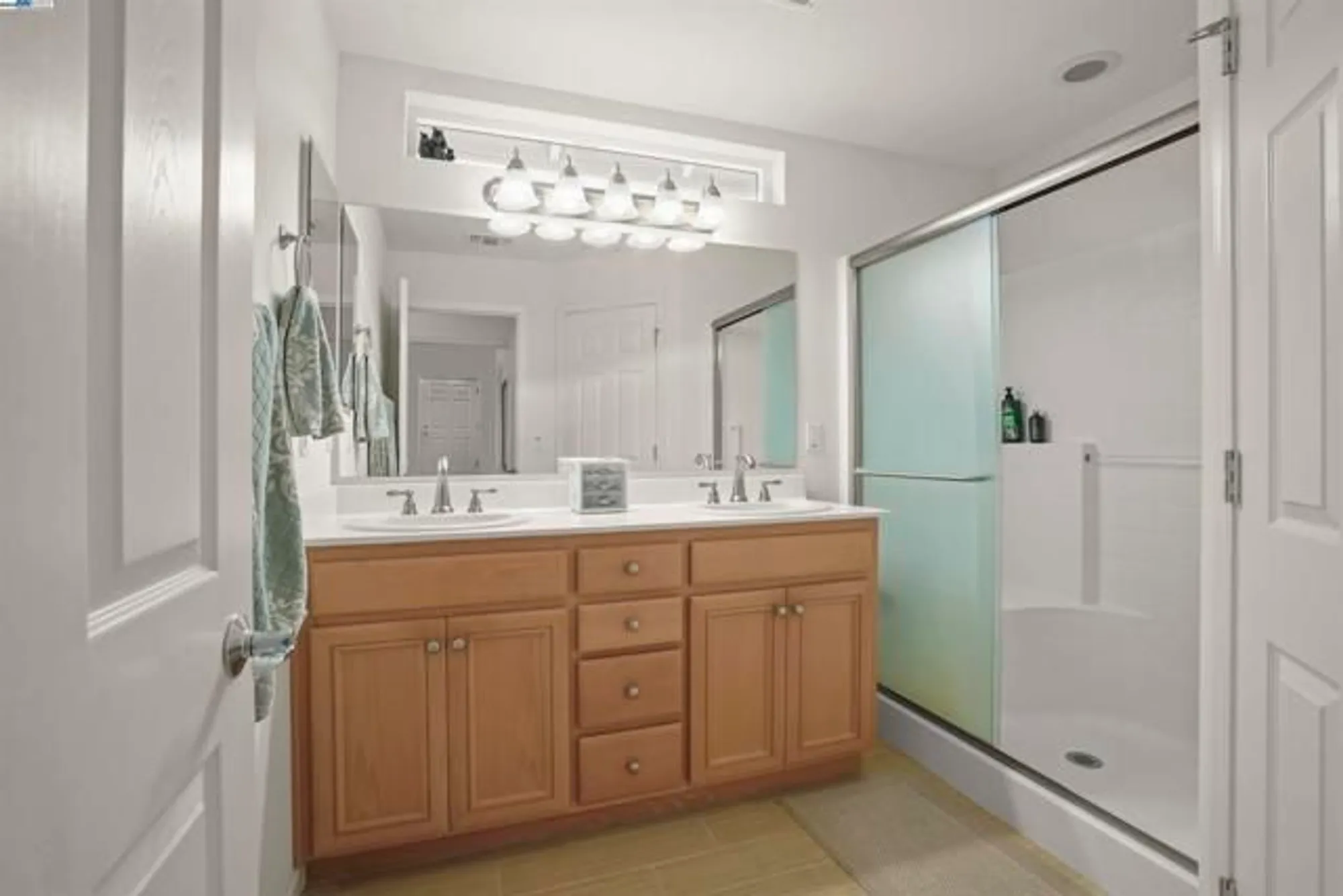 Property Slideshow image 15 of 40 | 422 saddle rock ln, Rio Vista, CA, 94571