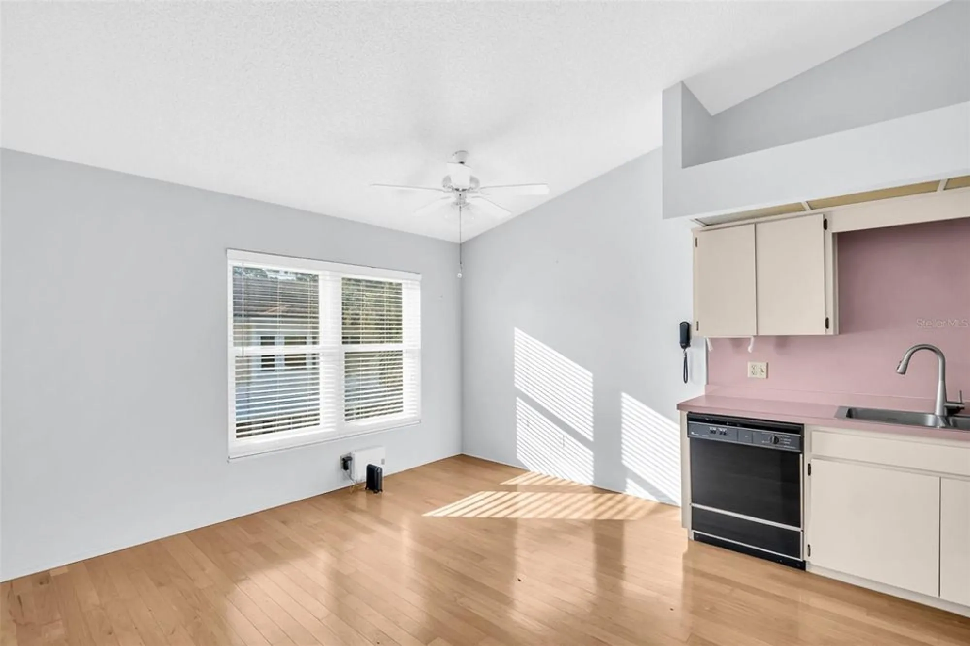 Property Slideshow image 3 of 18 | 2298 americus blvd 38, Clearwater, FL, 33763