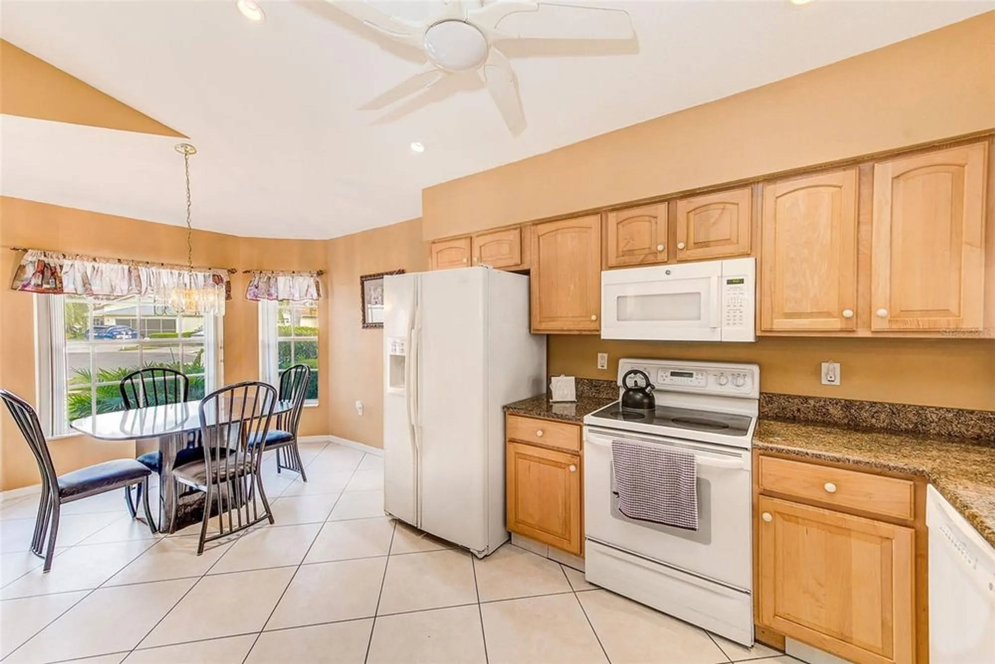 Property Slideshow image 11 of 37 | 11600 weaver park ct, Trinity, FL, 34655