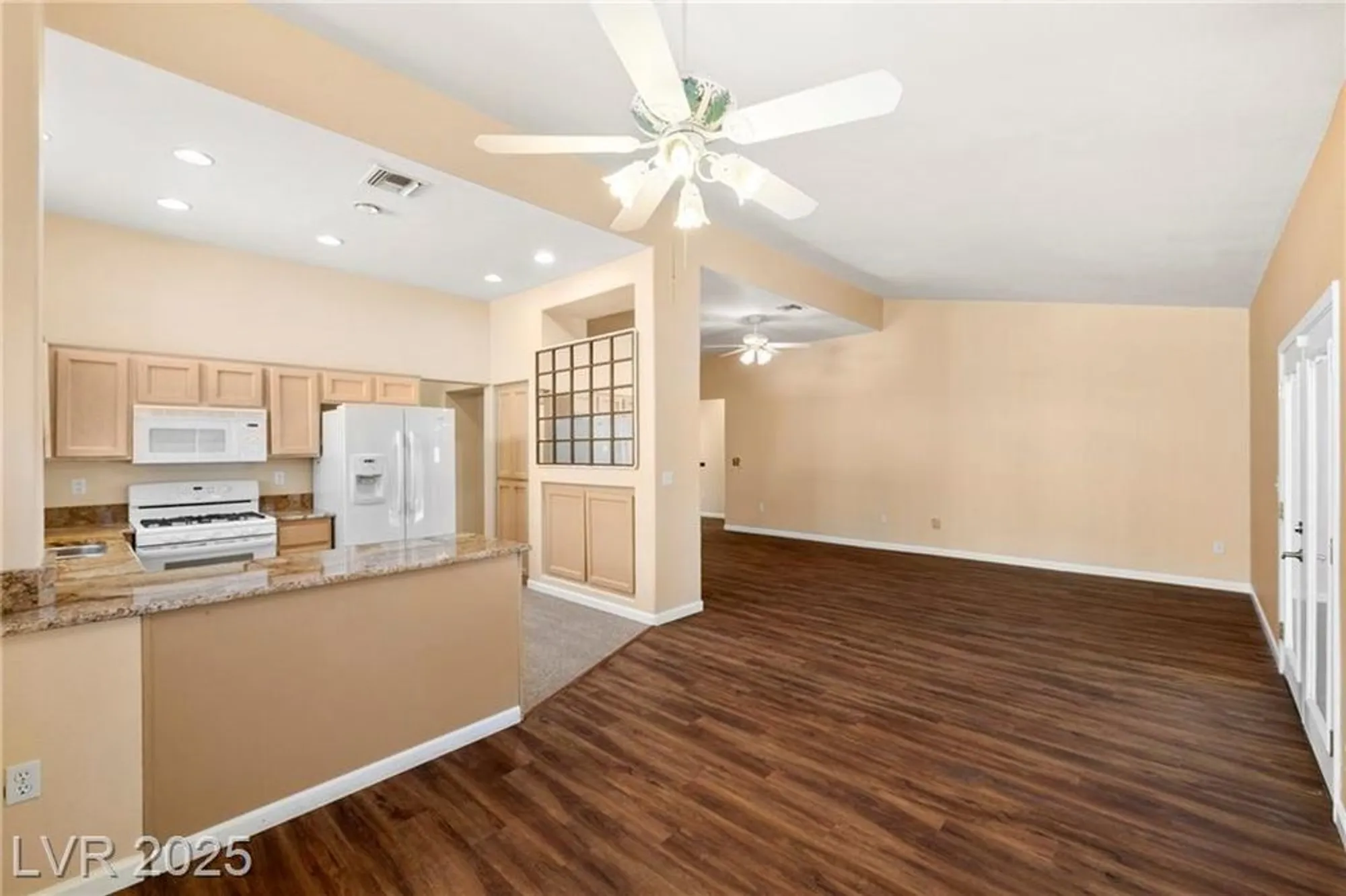 Property Slideshow image 27 of 38 | 2009 emery st, Las Vegas, NV, 89134