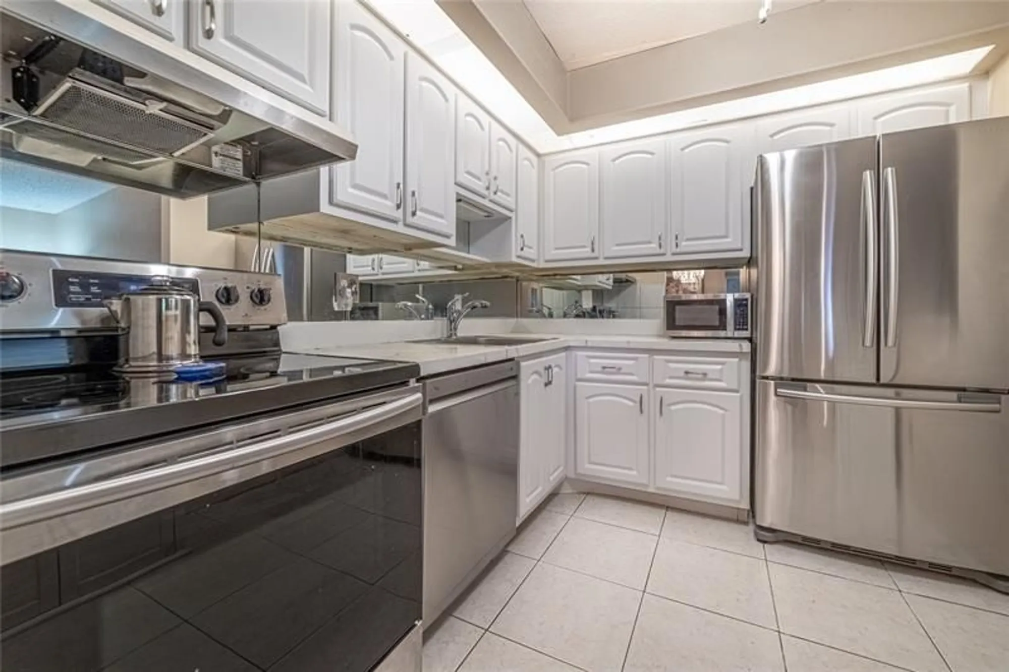 Property Slideshow image 4 of 29 | 9998 n belfort cir # 9998, Tamarac, FL, 33321