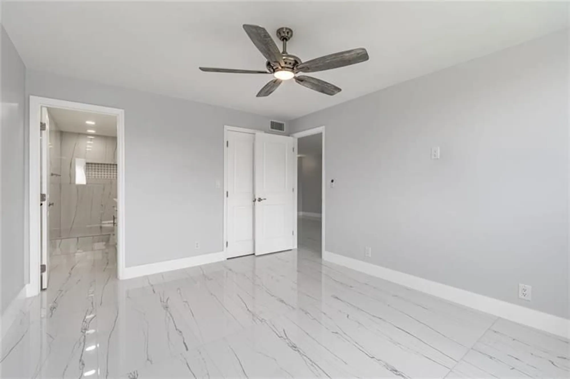 Property Slideshow image 3 of 28 | 361 s hollybrook dr 105, Pembroke Pines, FL, 33025