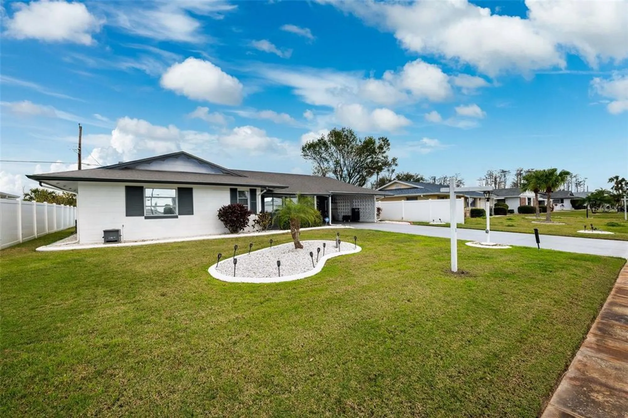 Property Slideshow image 17 of 19 | 1205 hacienda dr, Sun City Center, FL, 33573