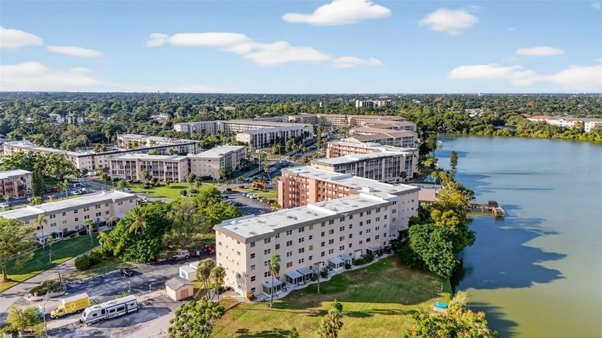 Property Slideshow image 9 of 40 | 4149 lake bayshore dr c511, Bradenton, FL, 34205