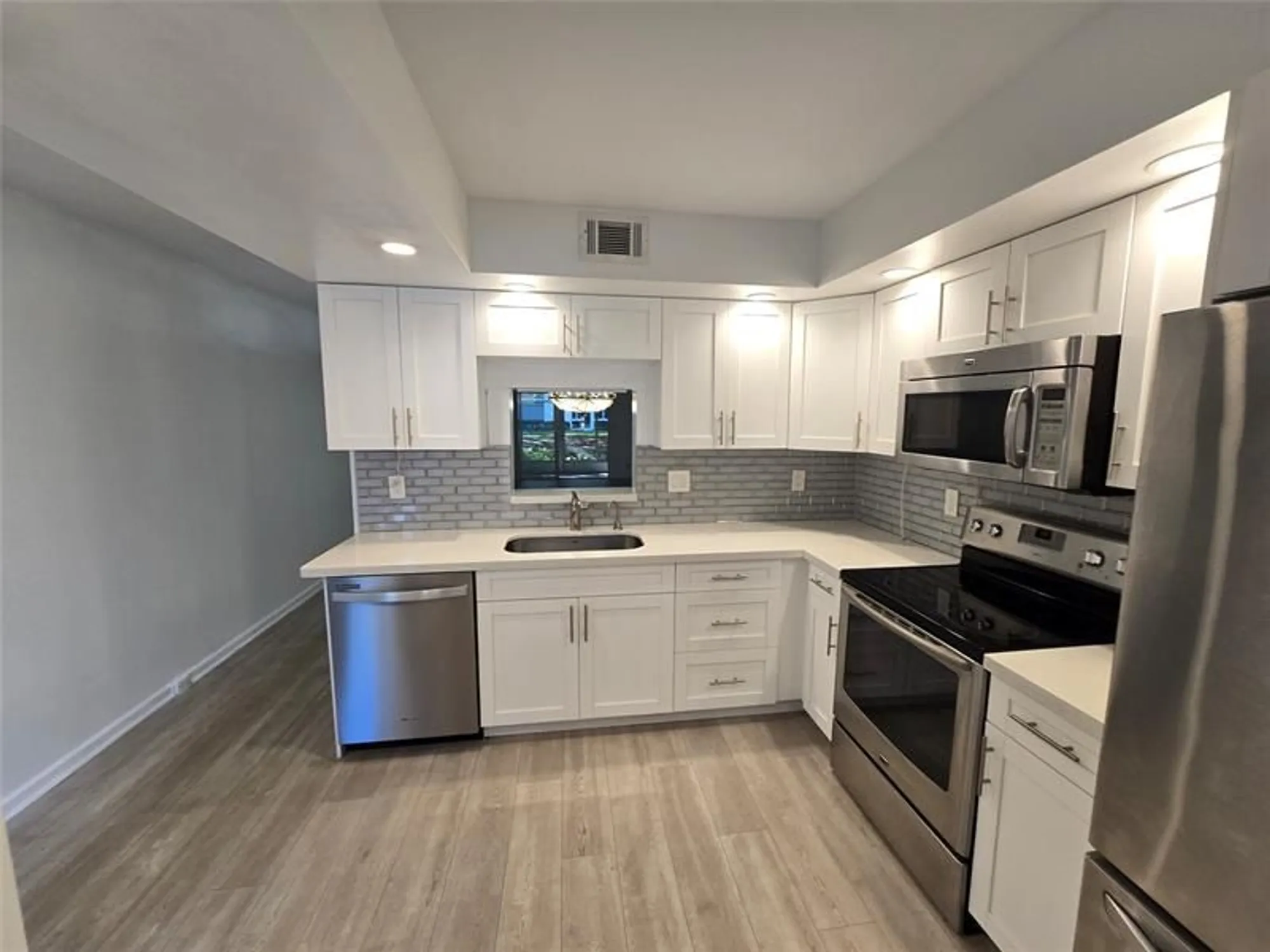 Property Slideshow image 32 of 36 | 2103 lucaya bnd c1, Coconut Creek, FL, 33066