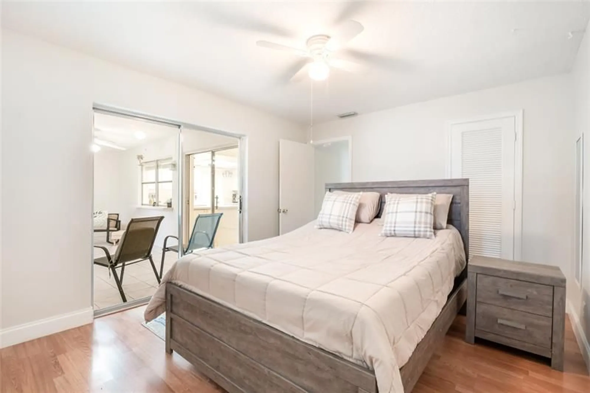 Property Slideshow image 22 of 35 | 985 nw 69th ave, Margate, FL, 33063