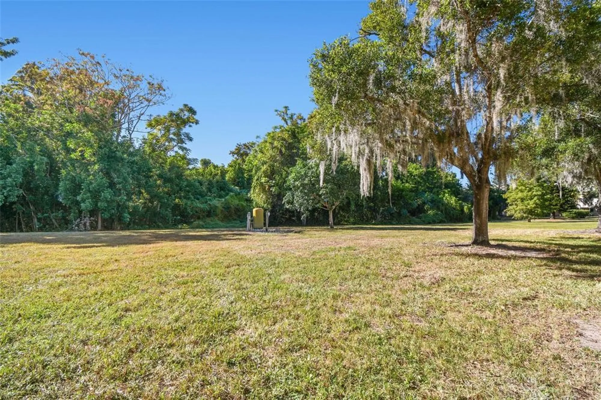 Property Slideshow image 62 of 74 | 2170 americus blvd 34, Clearwater, FL, 33763