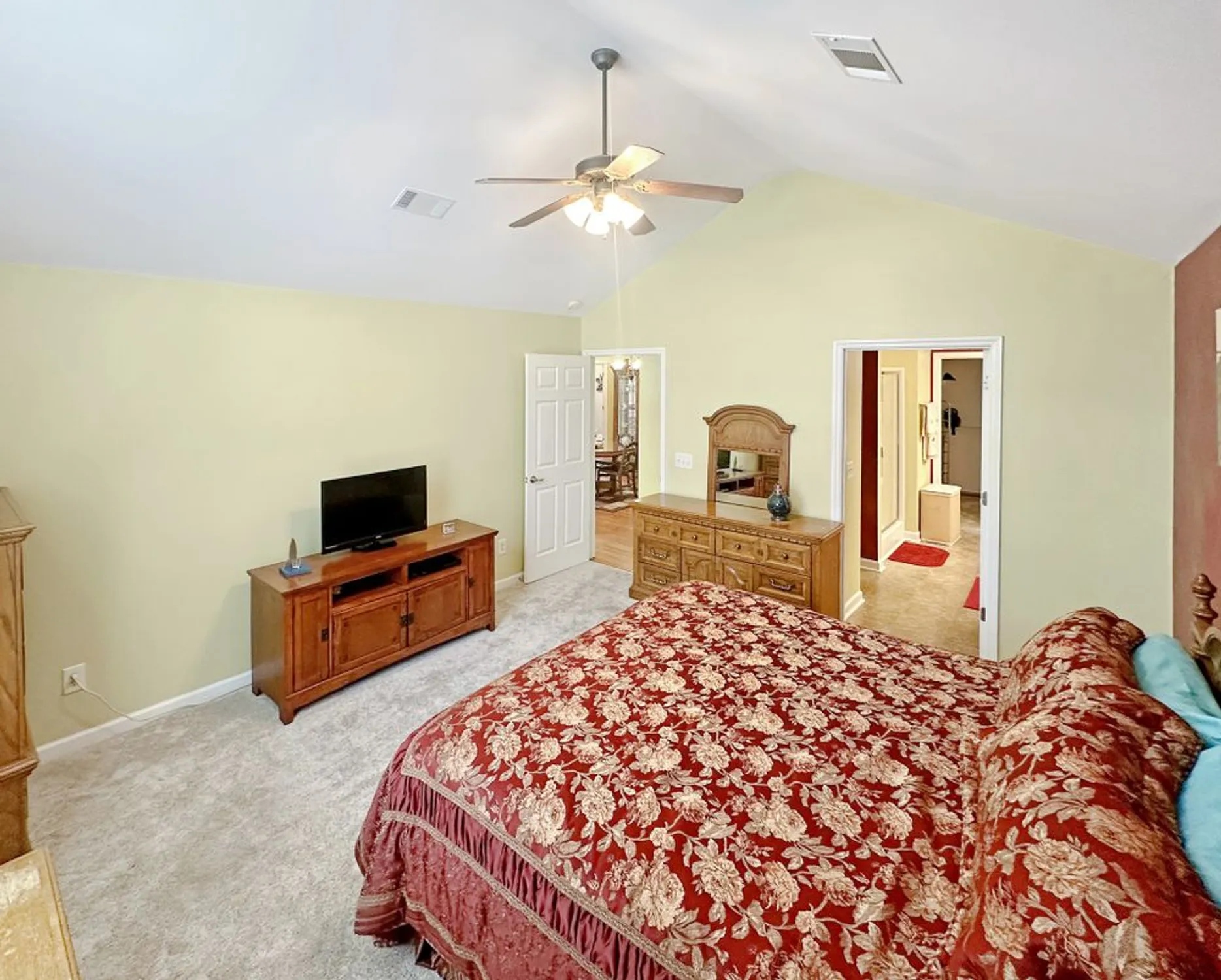 Property Slideshow image 18 of 37 | 825 s browns ln 2503, Gallatin, TN, 37066